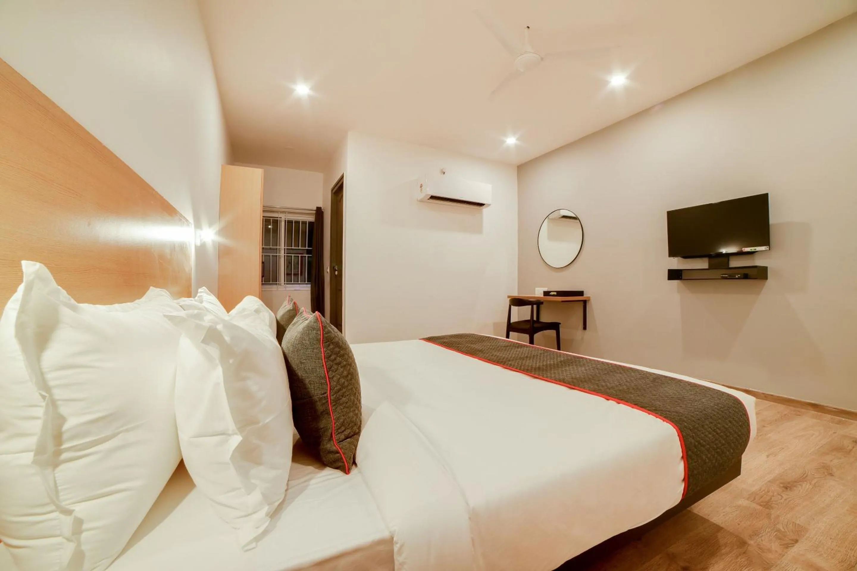 Bedroom, Bed in Super Townhouse Hosur Main Road Bommanahalli Near Gopalan Innovation Mall