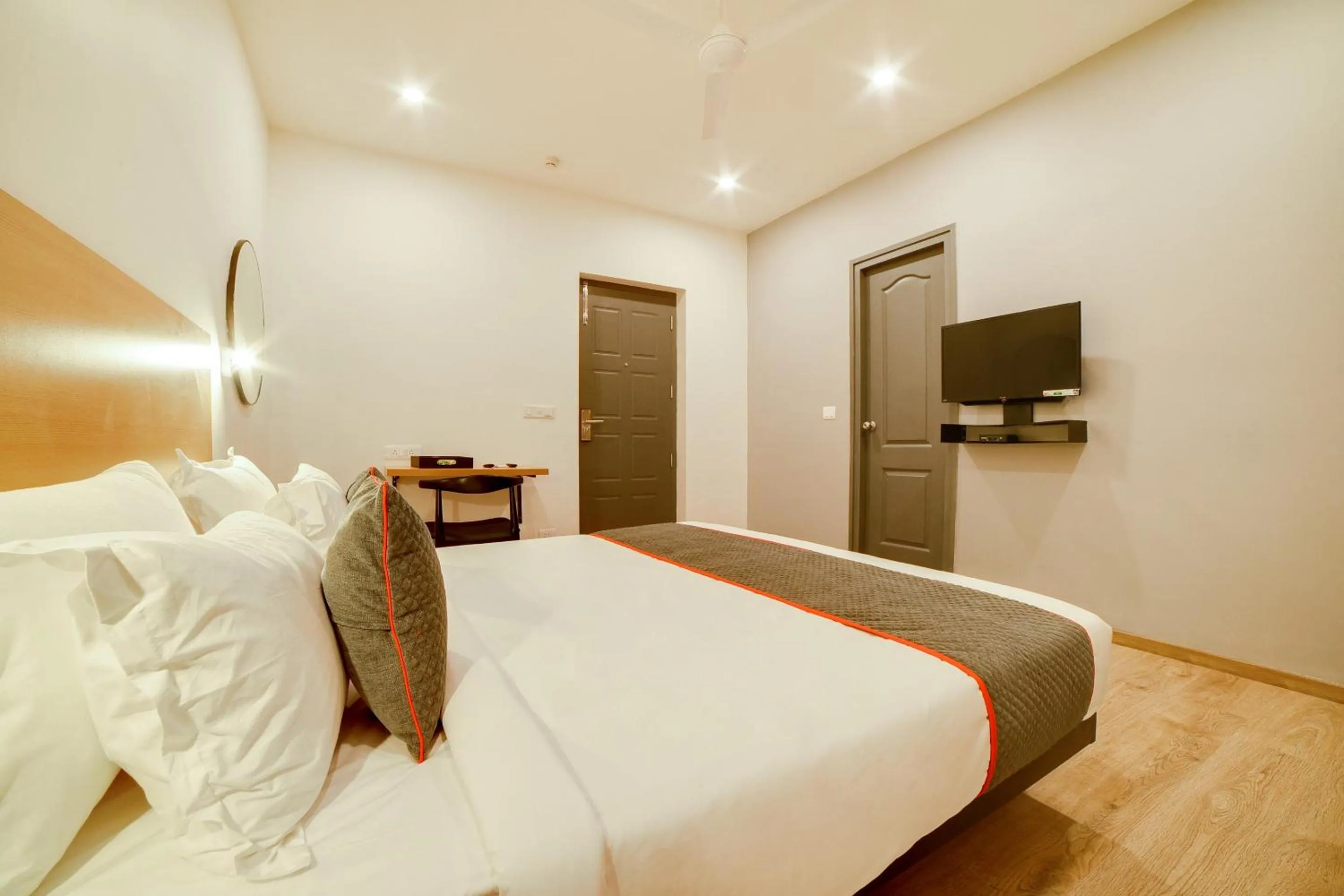Bedroom, Bed in Super Townhouse Hosur Main Road Bommanahalli Near Gopalan Innovation Mall