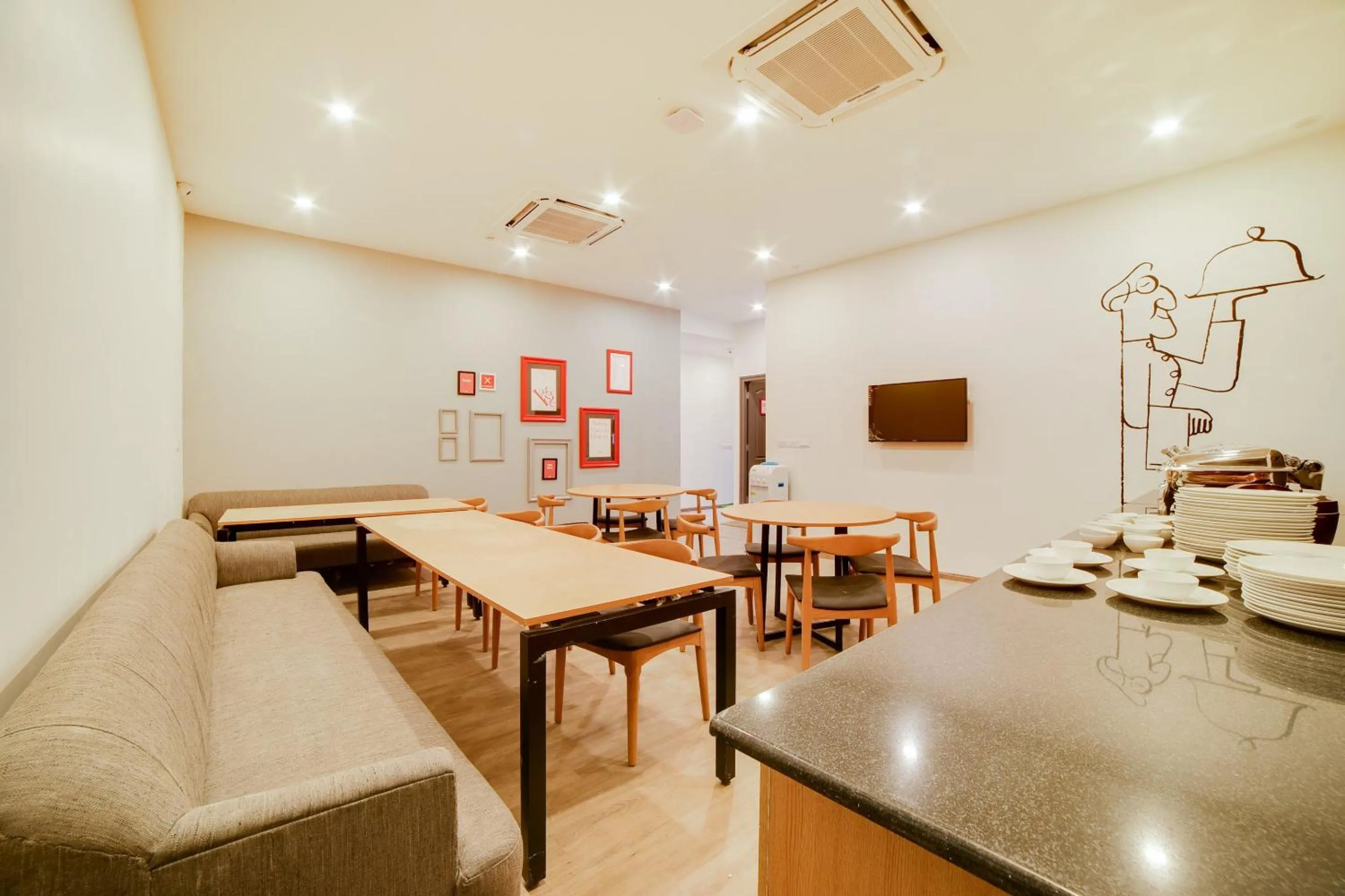 Restaurant/places to eat in Super Townhouse Hosur Main Road Bommanahalli Near Gopalan Innovation Mall