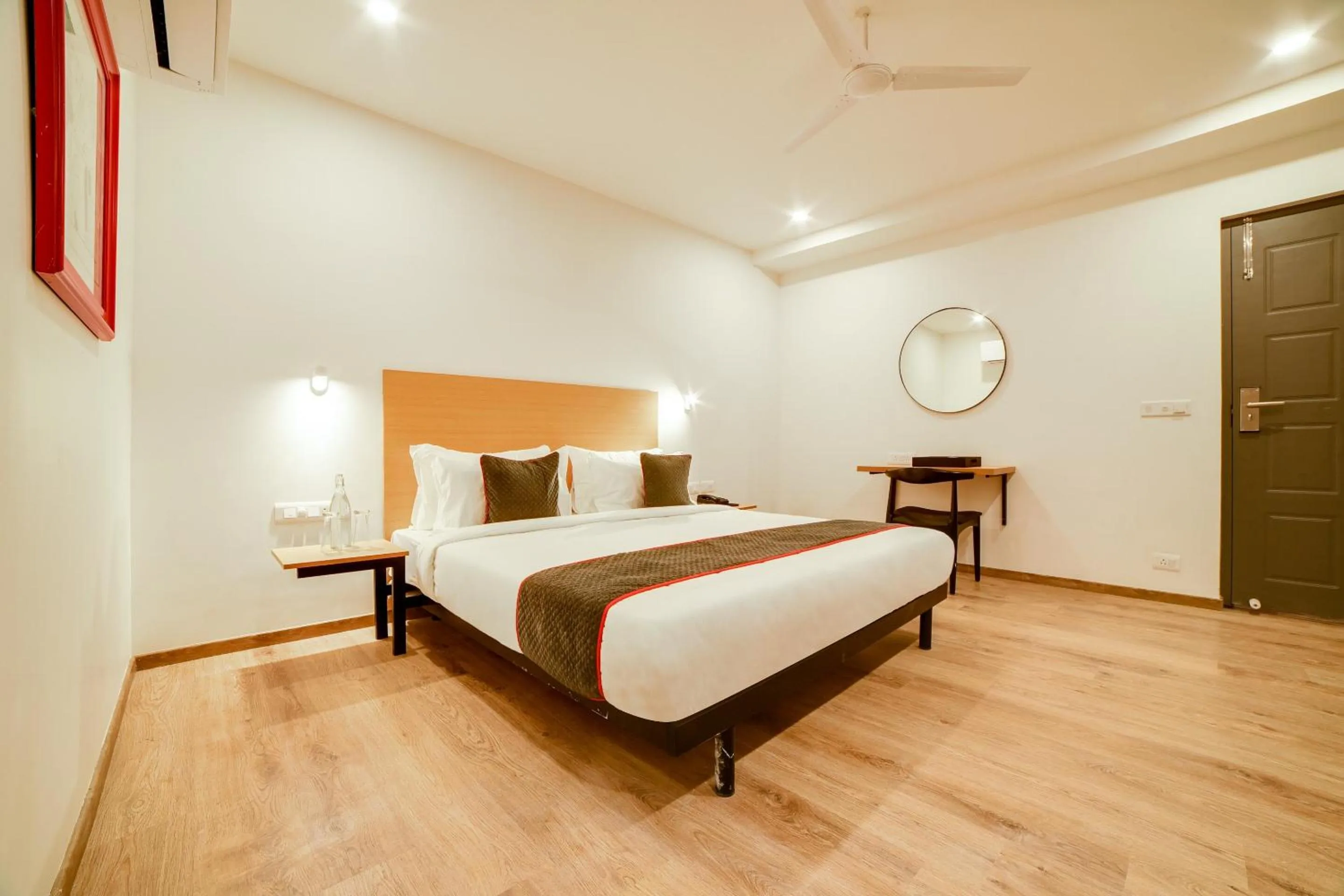 Bedroom, Bed in Super Townhouse Hosur Main Road Bommanahalli Near Gopalan Innovation Mall