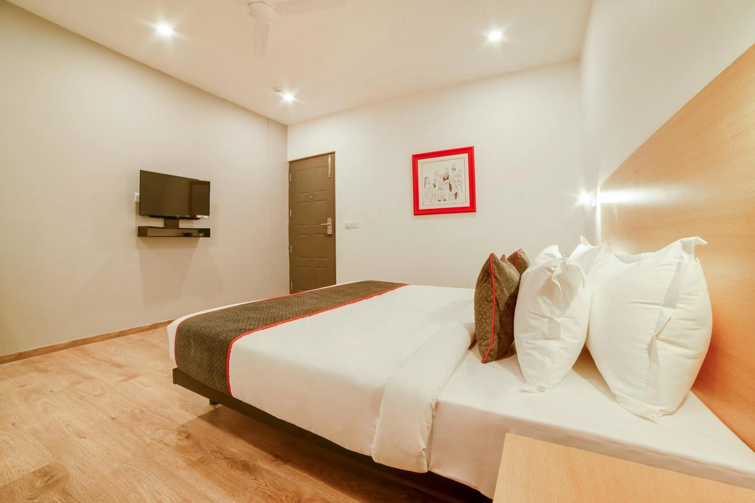 Bedroom, Bed in Super Townhouse Hosur Main Road Bommanahalli Near Gopalan Innovation Mall