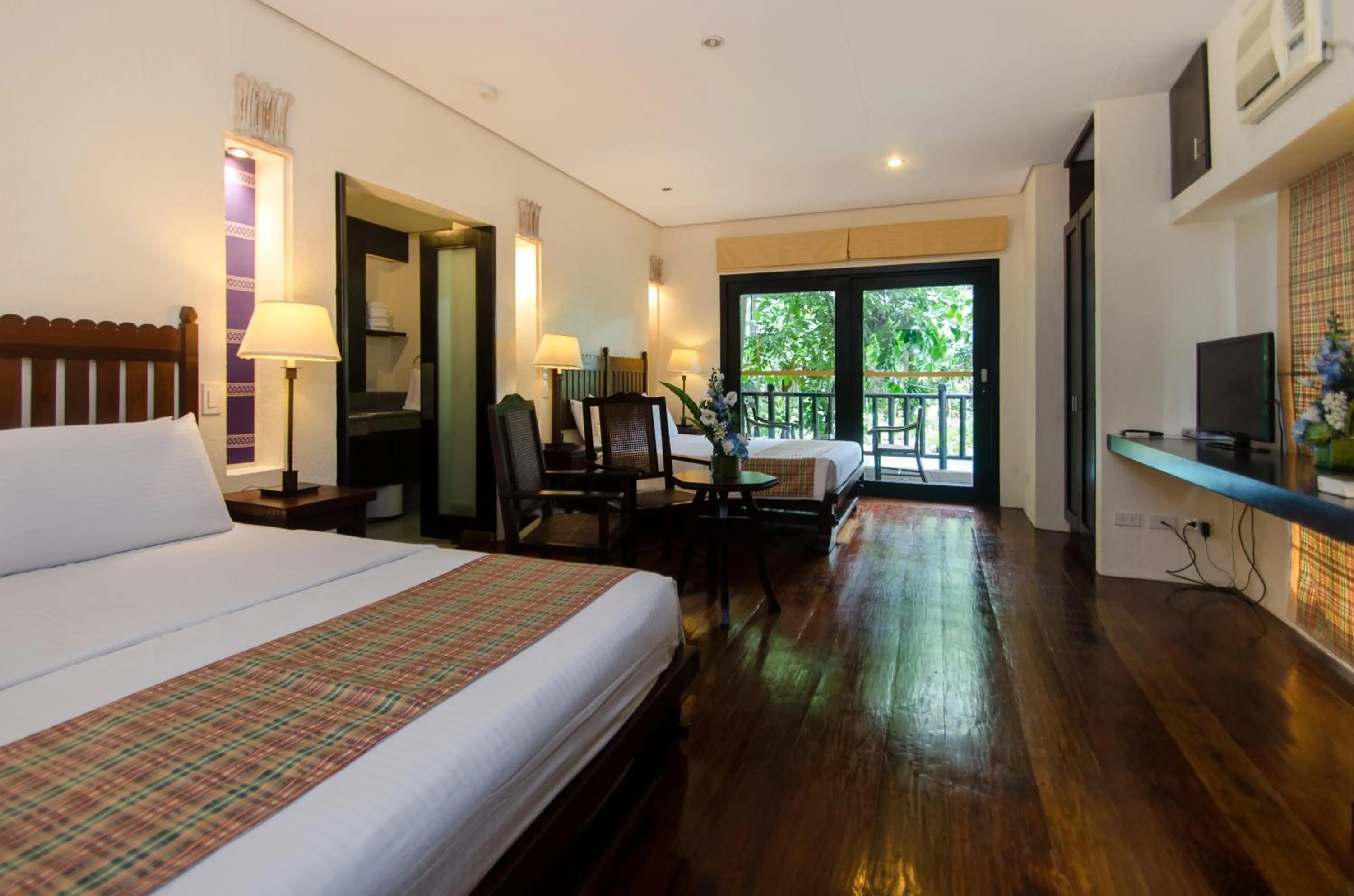 Photo of the whole room, Bed in Sea Wind Resort