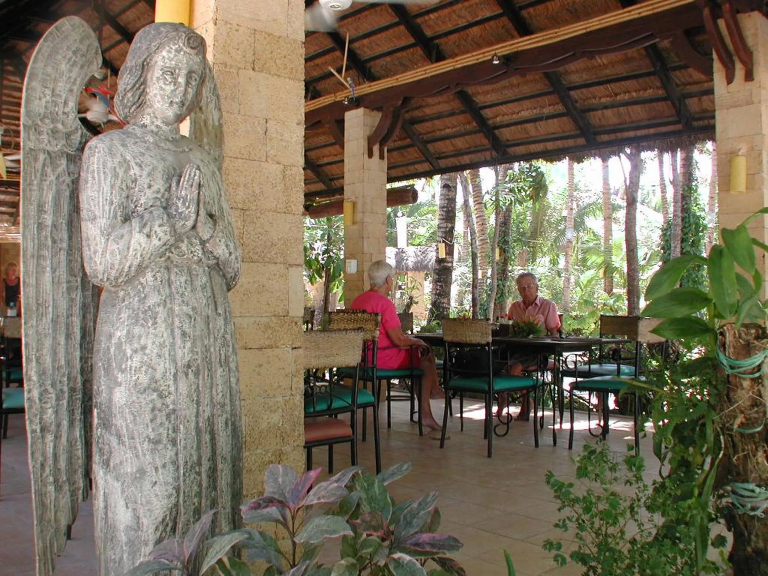 Restaurant/places to eat in Sea Wind Resort