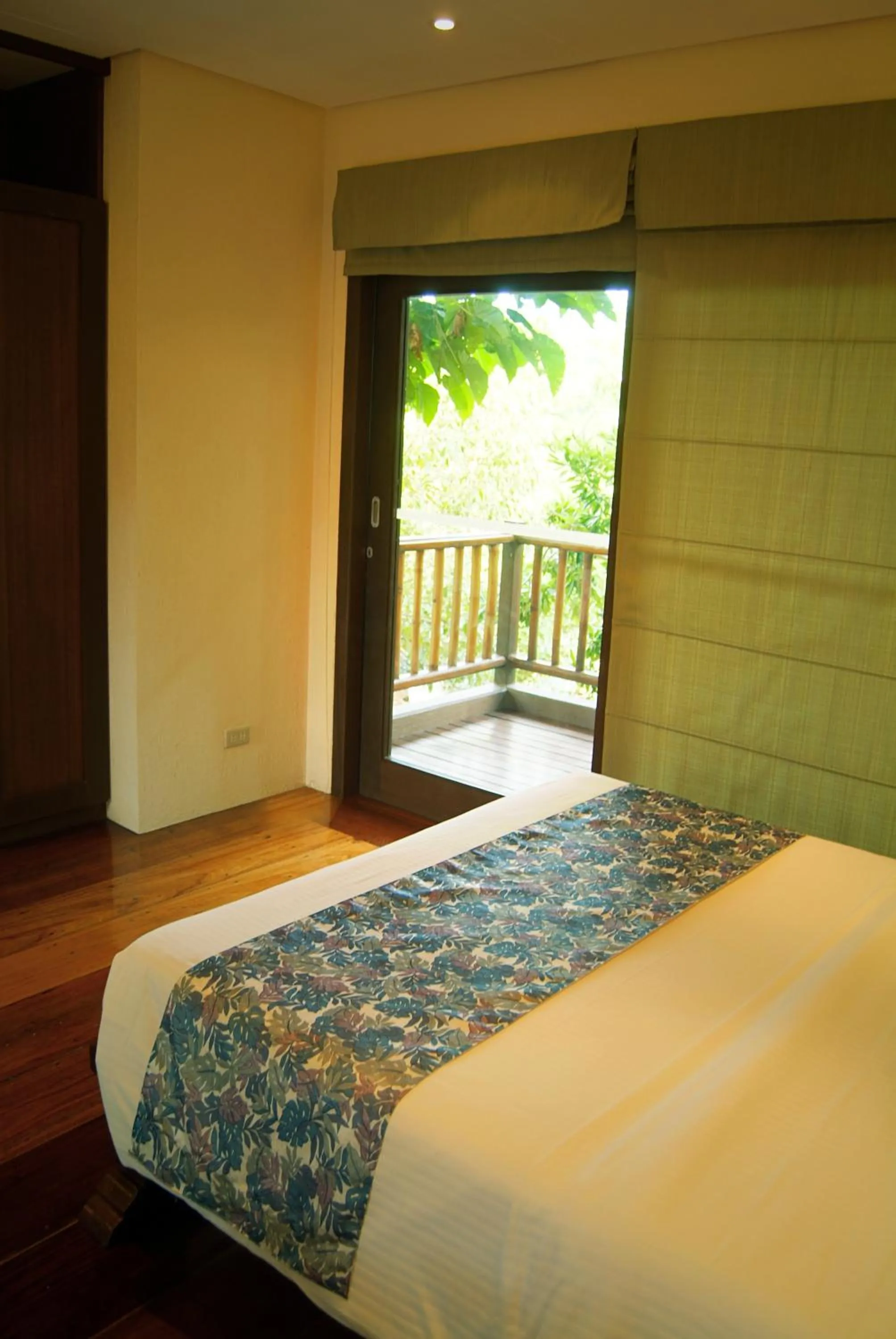 Bedroom, Bed in Sea Wind Resort