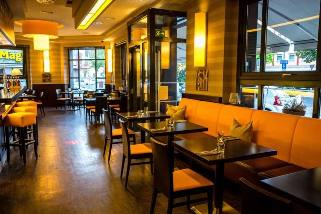 Restaurant/places to eat in Hotel Hohenstaufen