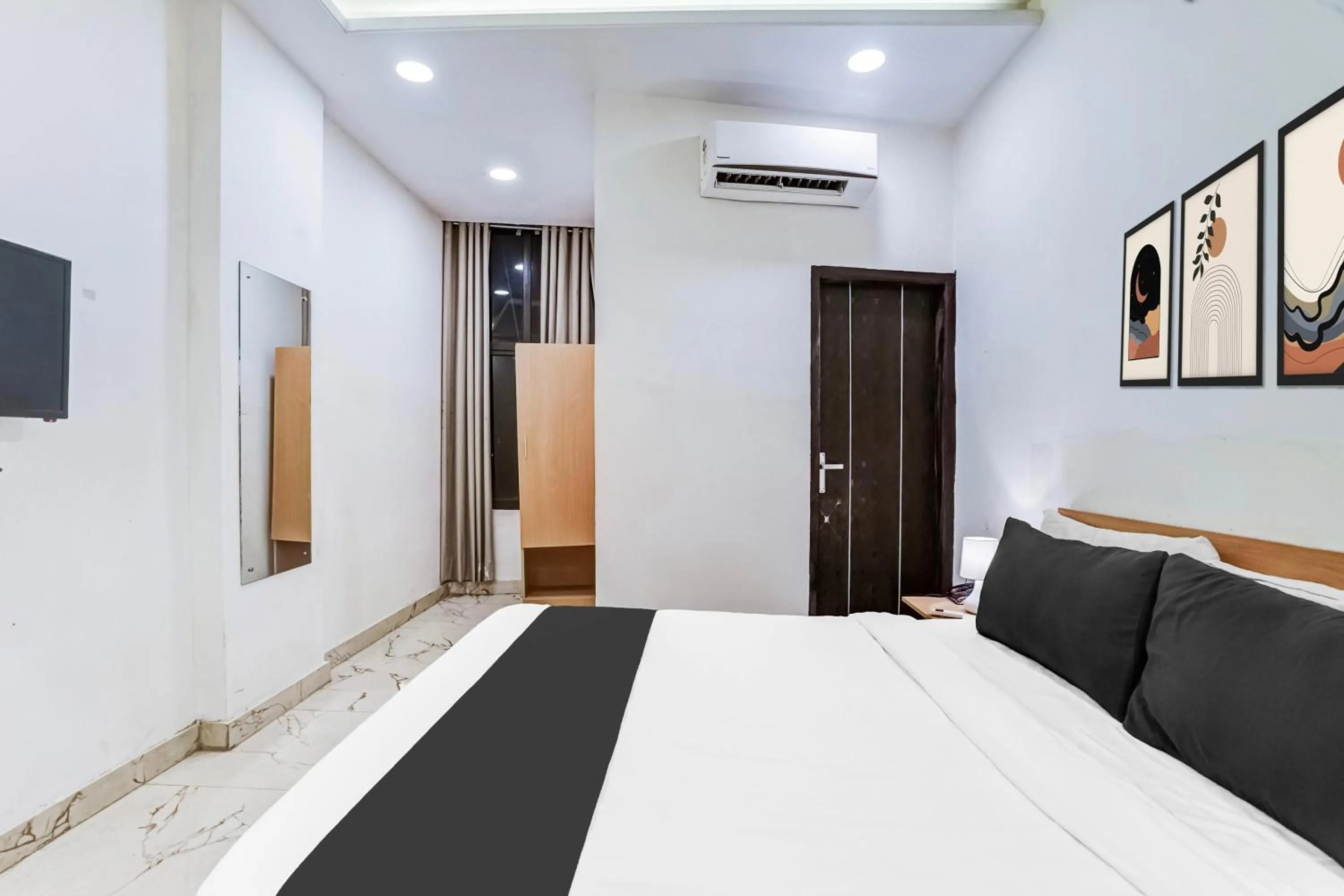 Bedroom, Bed in Super Townhouse Jagatpura Formerly Hotel Soft Patel