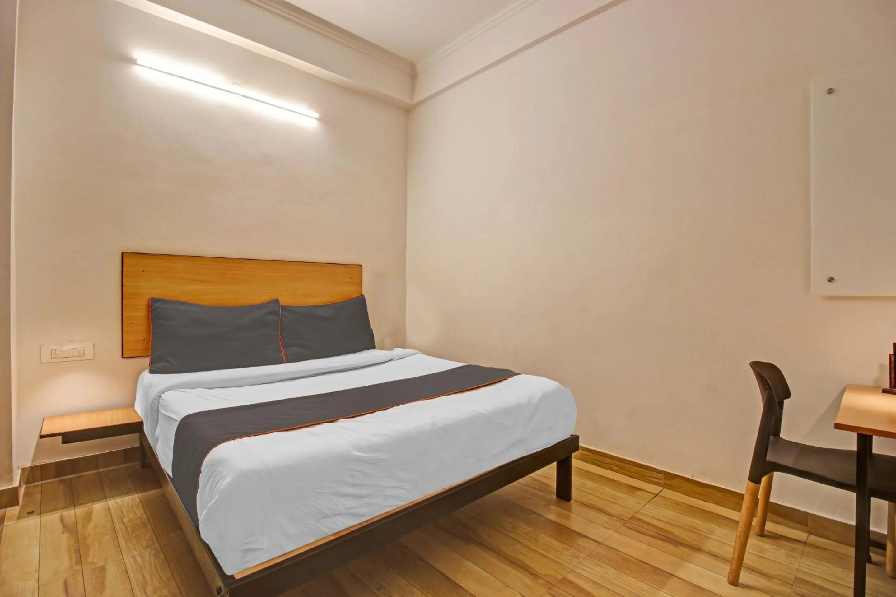 Bedroom in Super Townhouse Kachnar House Vikas Nagar