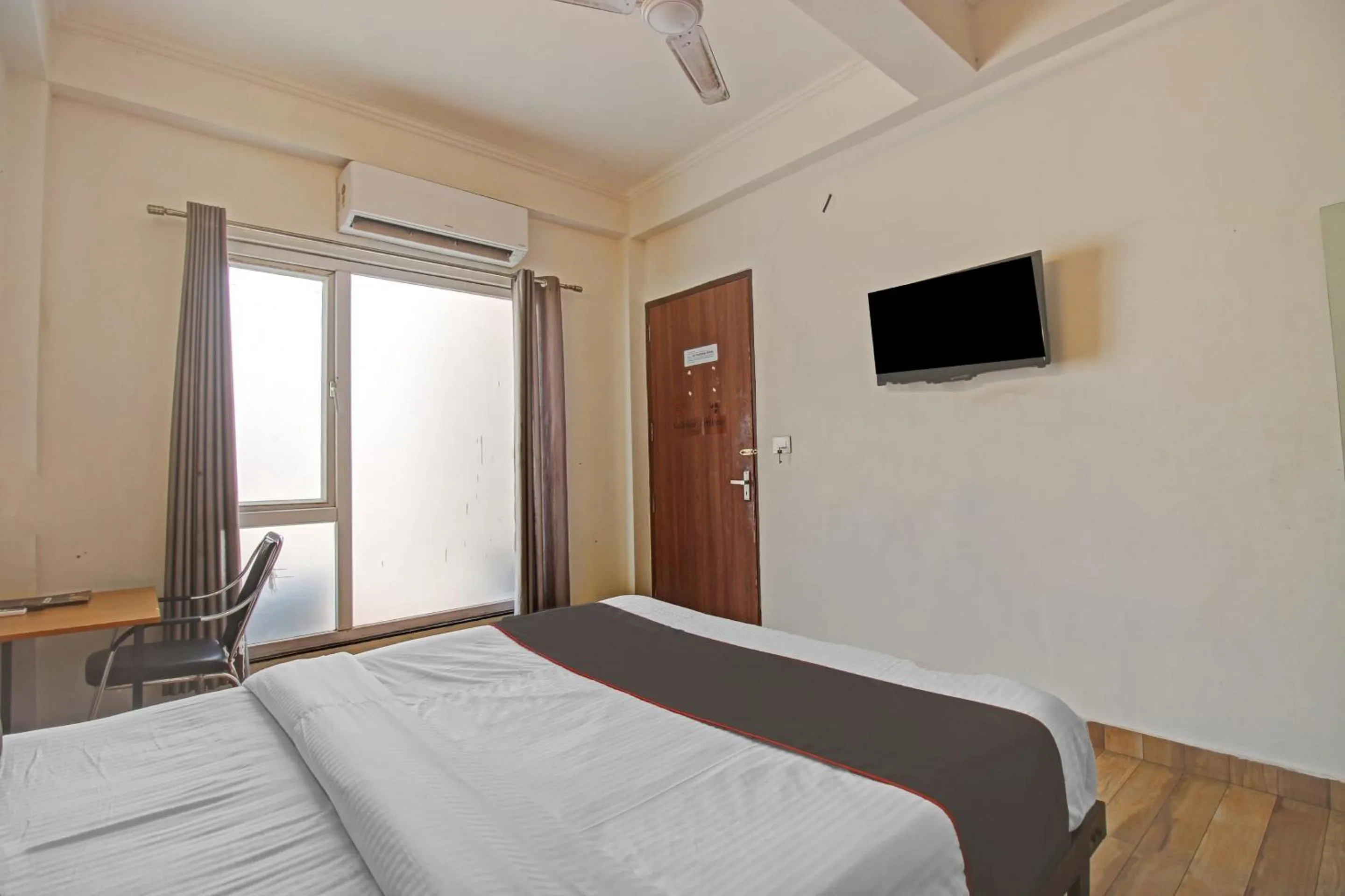 Bedroom in Super Townhouse Kachnar House Vikas Nagar