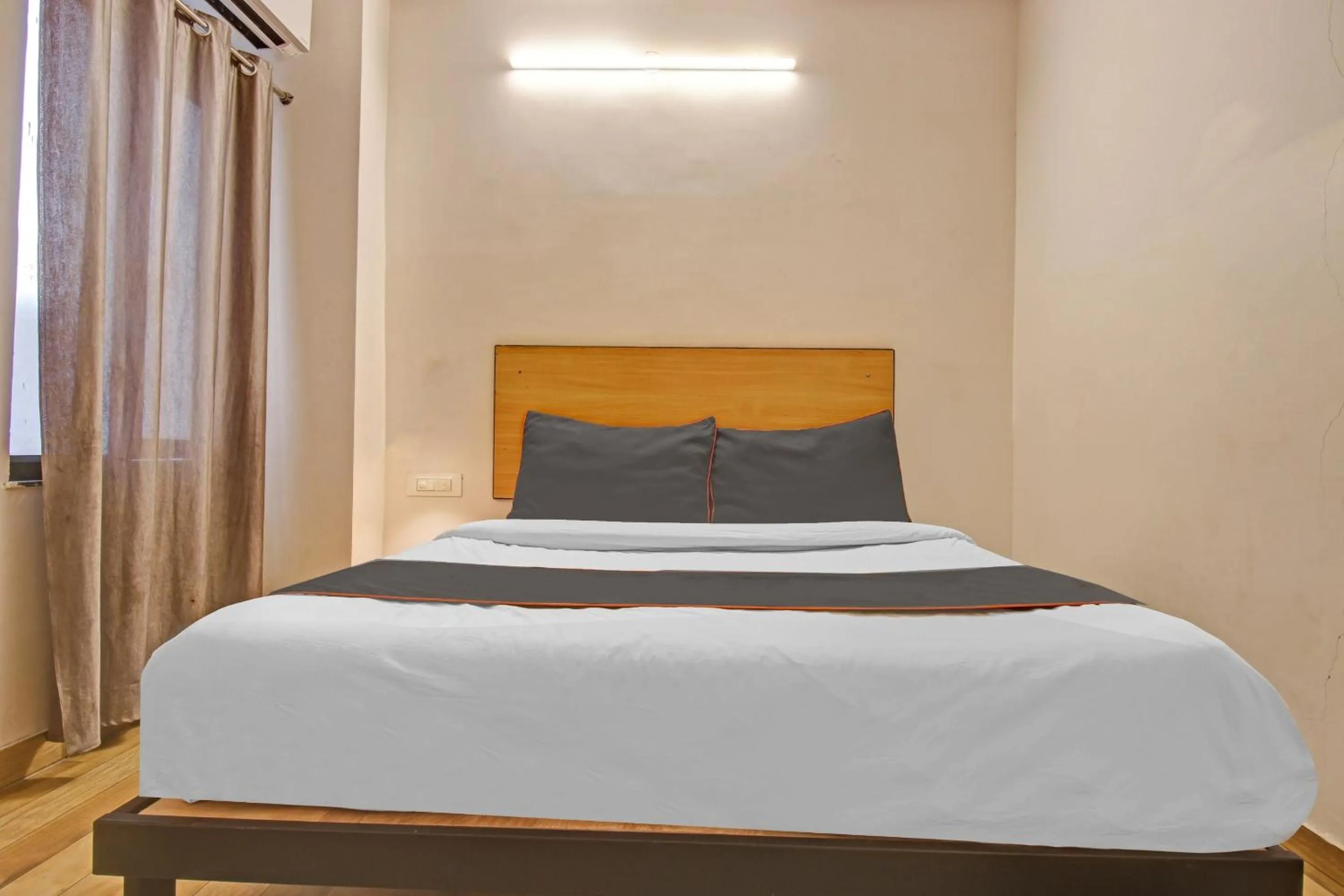 Bedroom in Super Townhouse Kachnar House Vikas Nagar