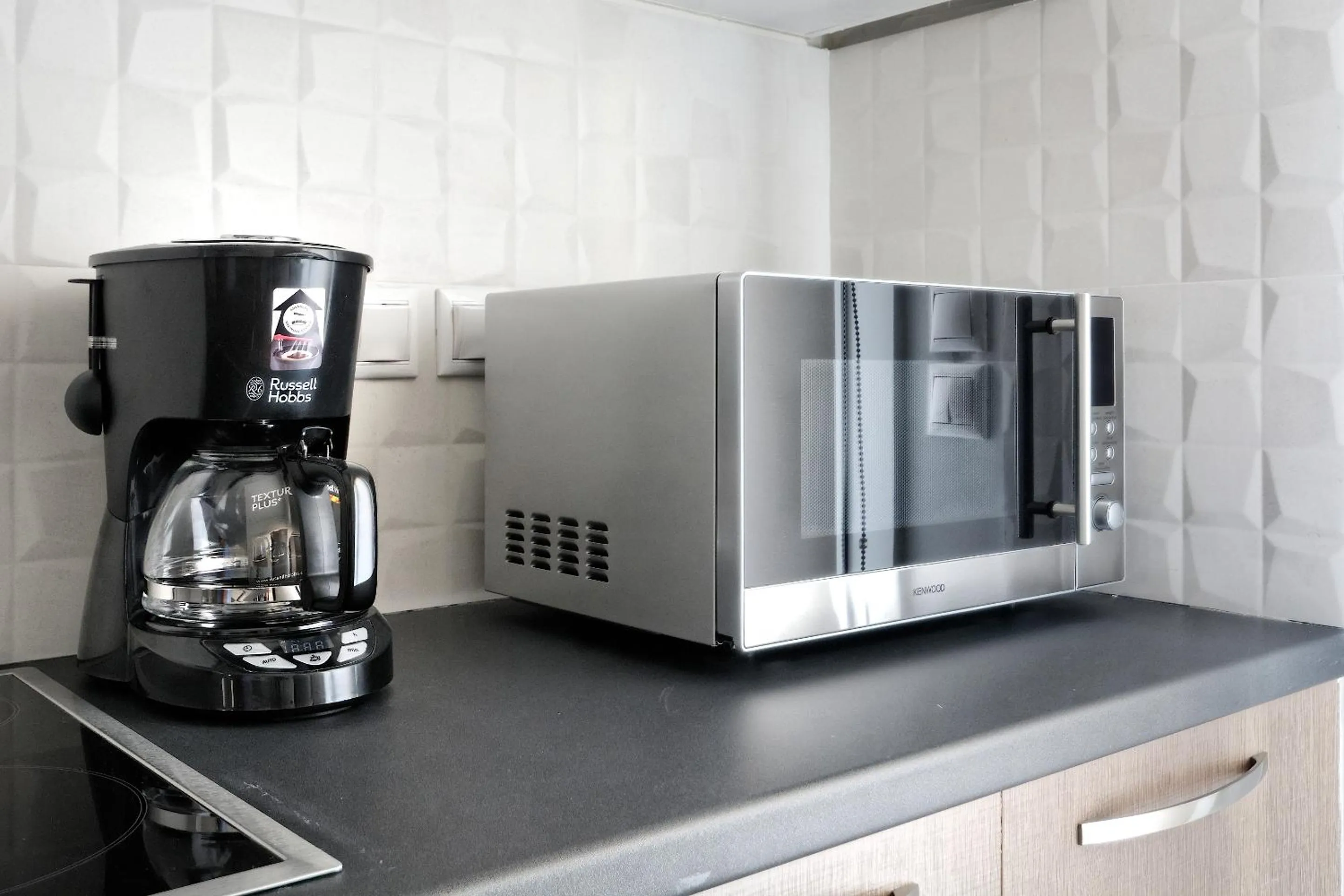 Coffee/tea facilities in Poseidon Residence