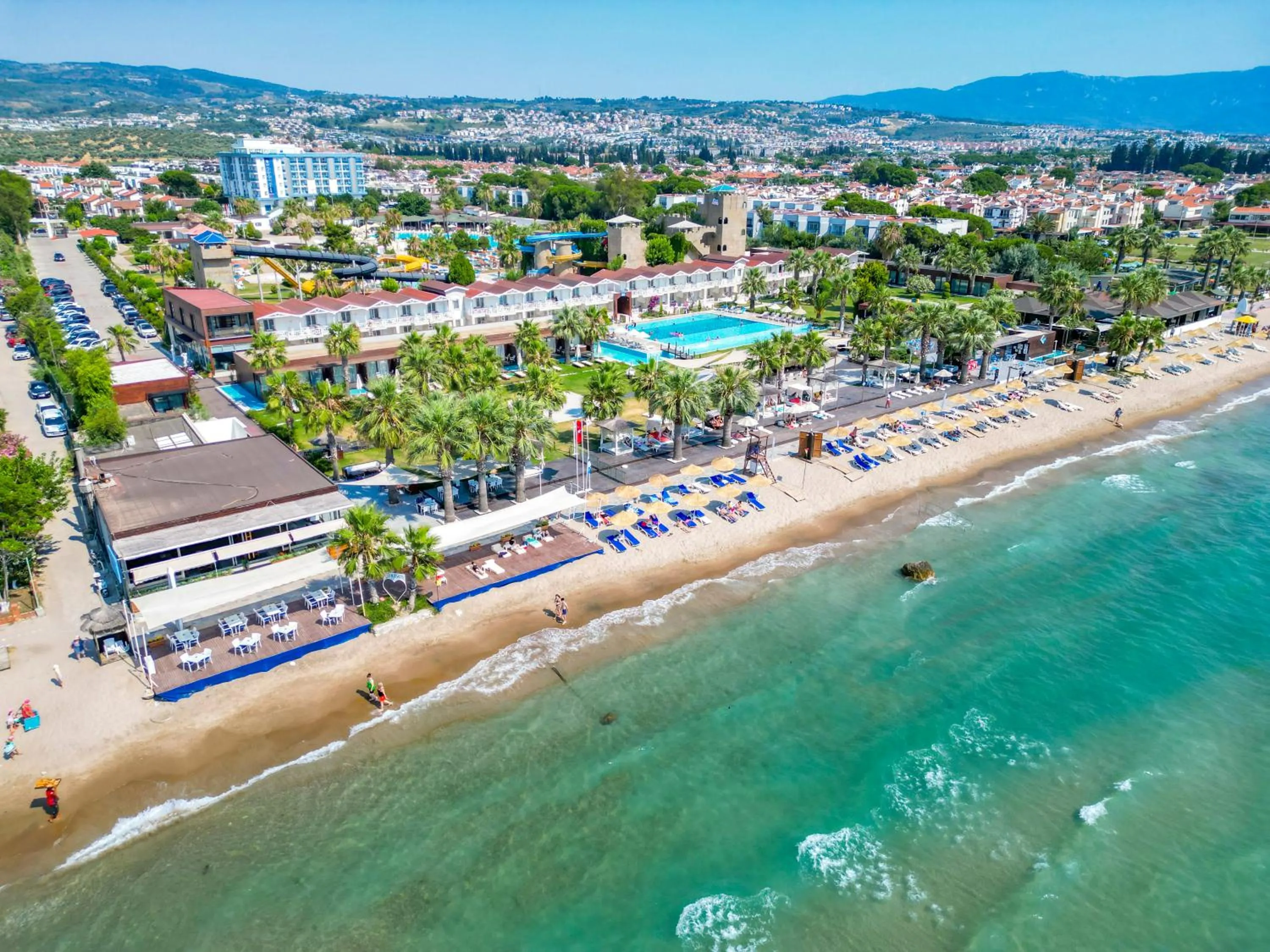 Property building in Risus Beach Resort Hotel