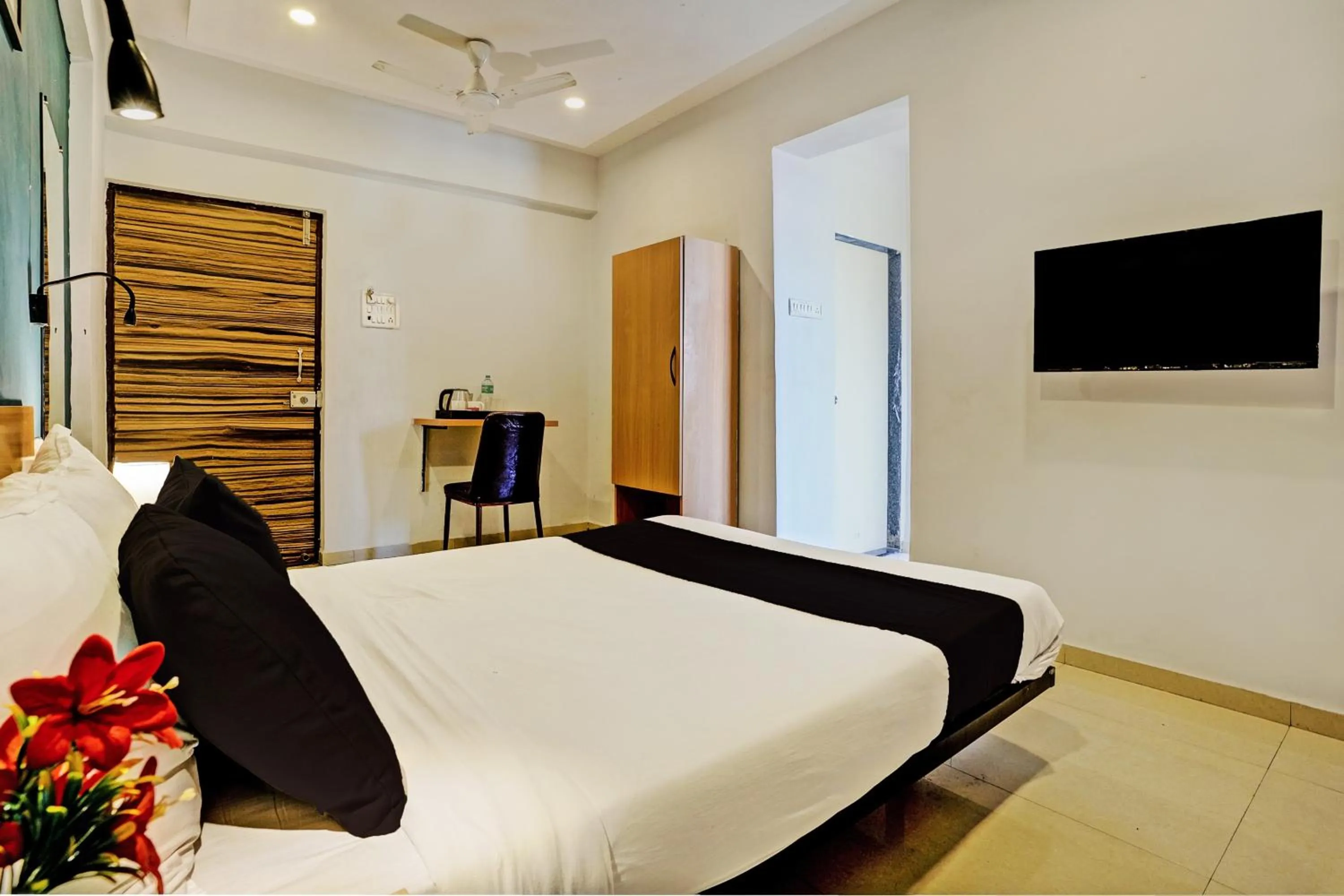 Bedroom, Bed in Super Hotel O Bhumi World