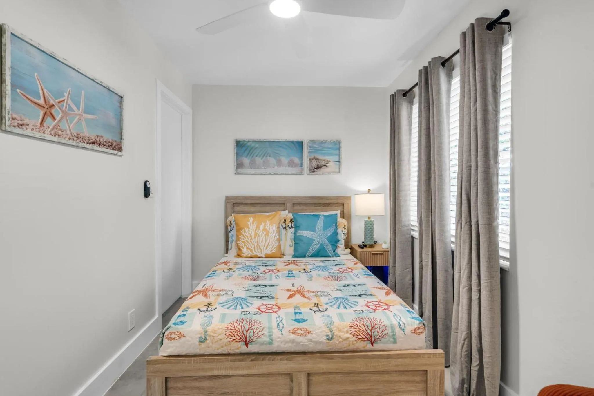 Bedroom, Bed in Galleria Apartments By Lowkl