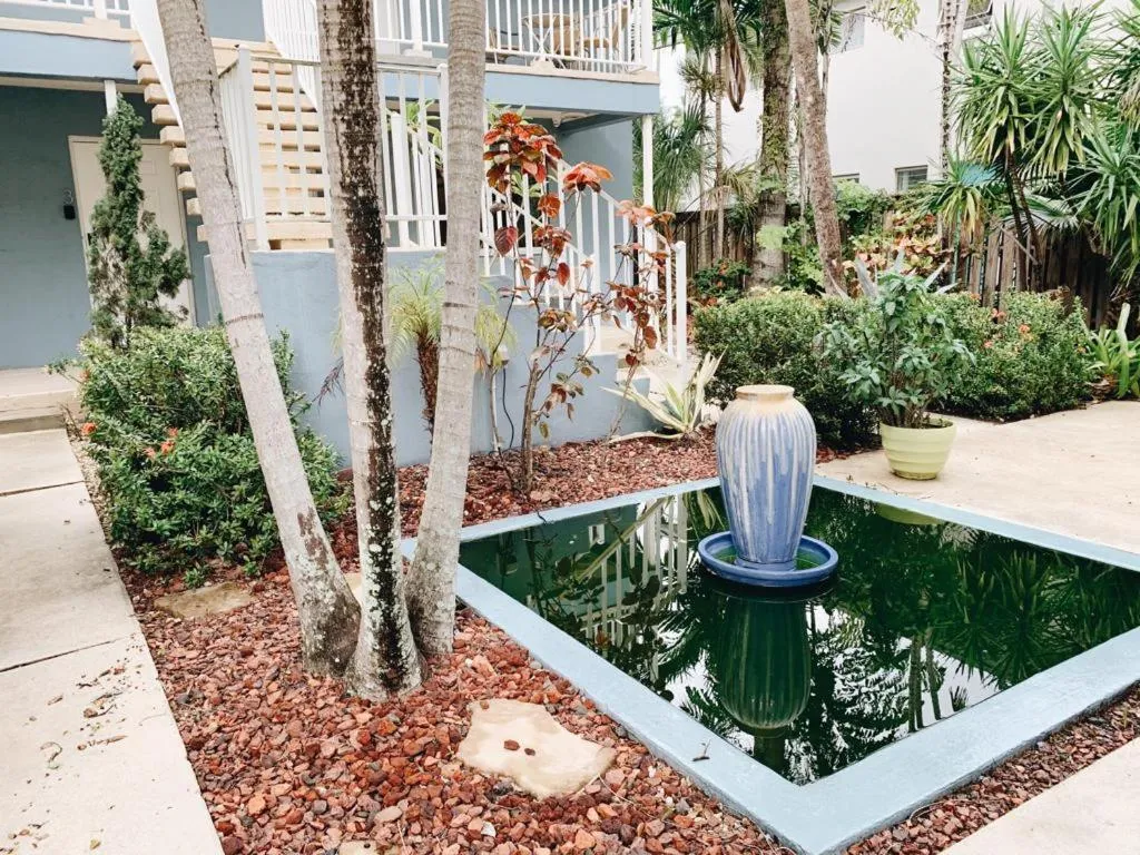 Garden in Galleria Apartments By Lowkl