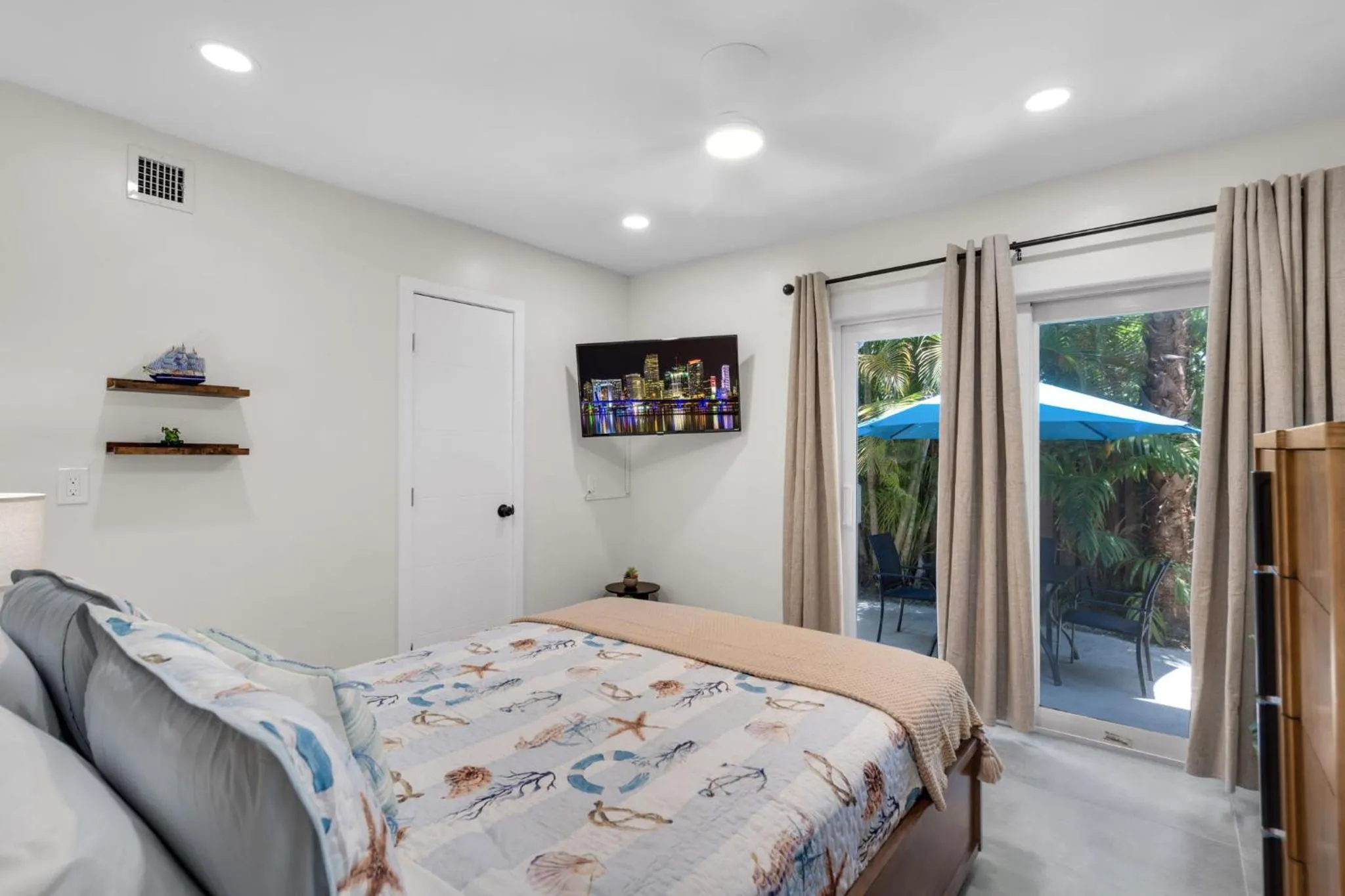 Bed in Galleria Apartments By Lowkl