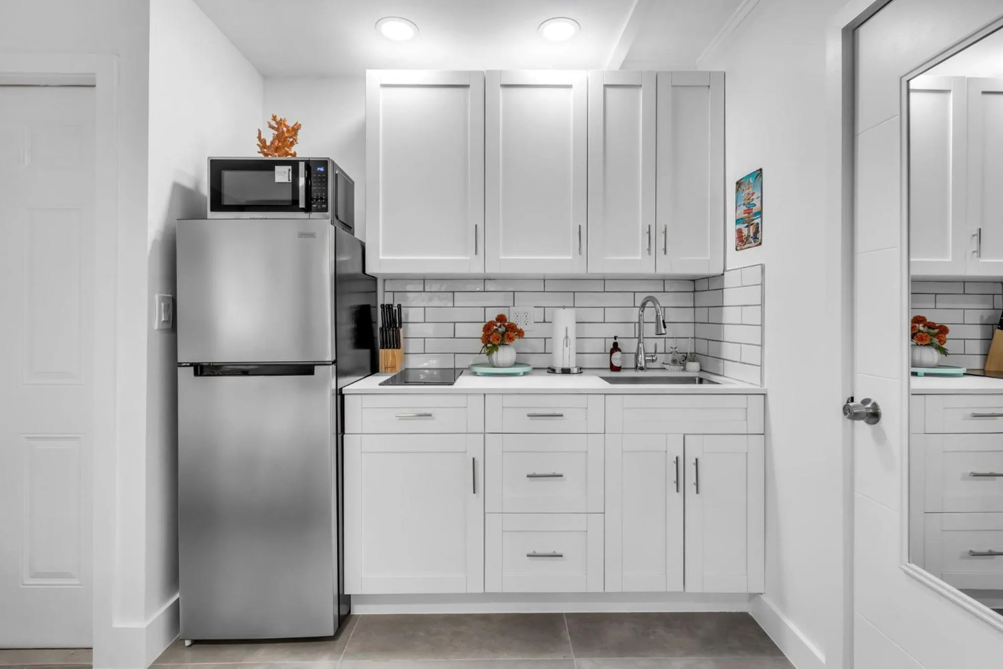 Kitchen or kitchenette in Galleria Apartments By Lowkl