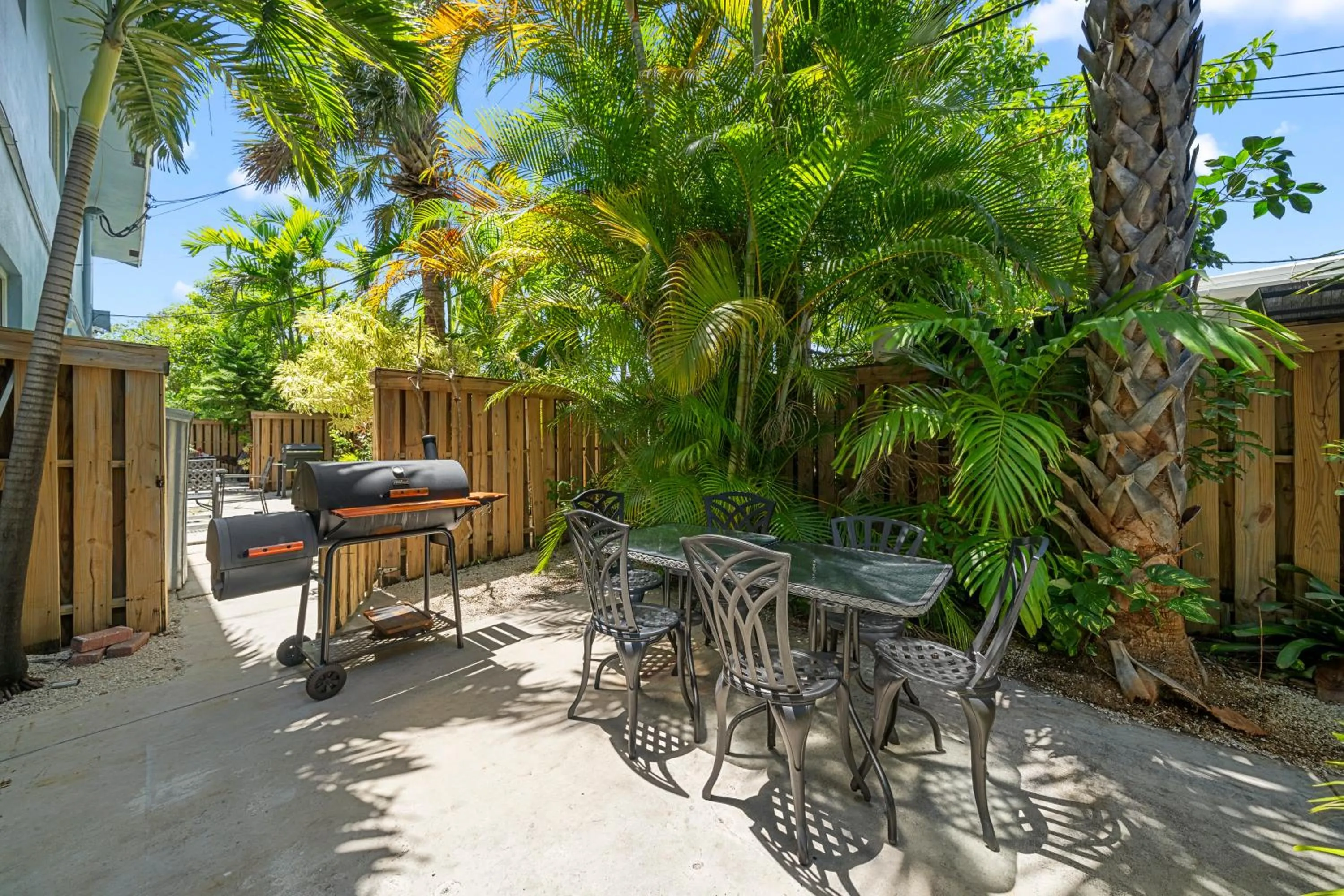 BBQ facilities in Galleria Apartments By Lowkl