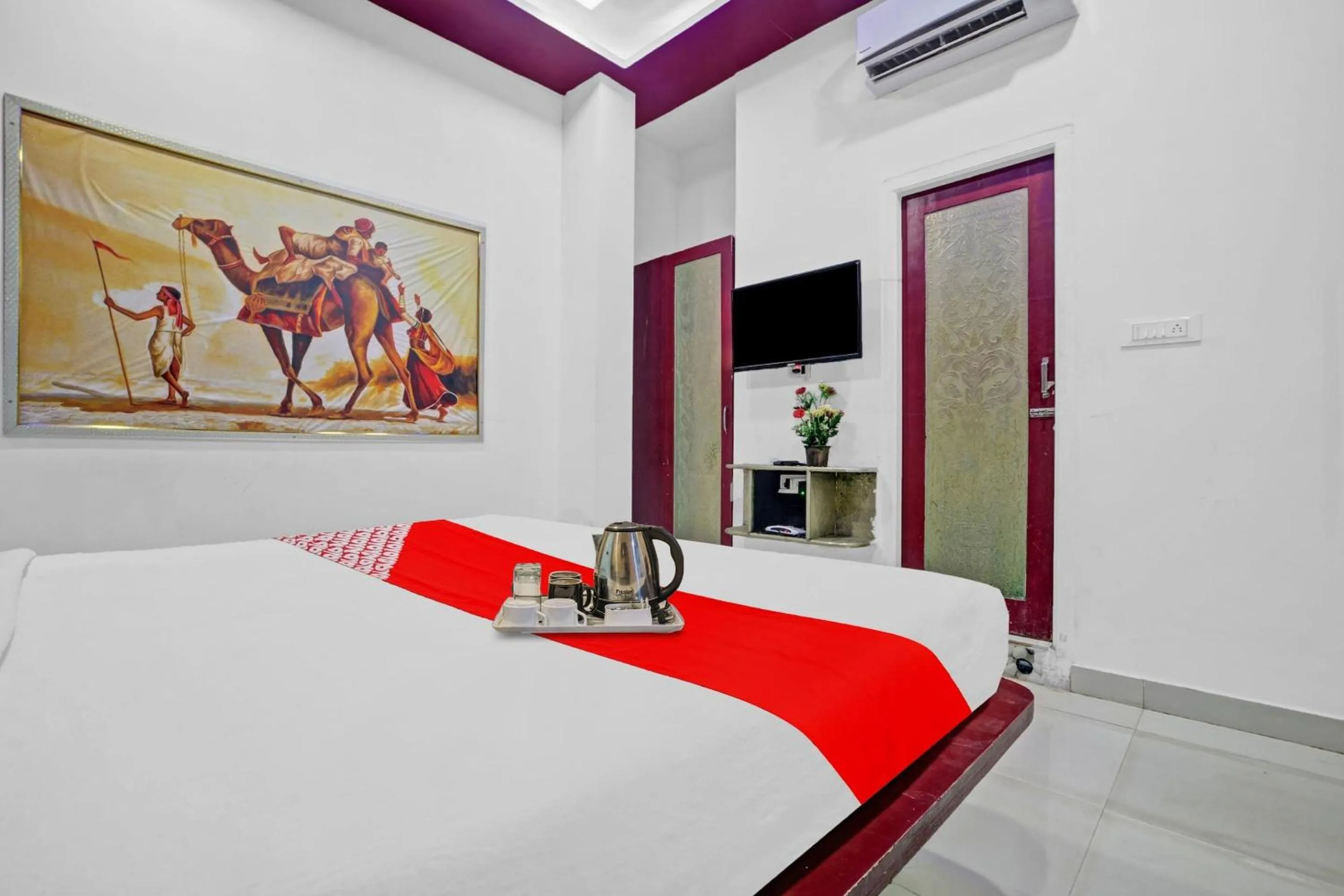 Bedroom, Bed in Hotel O Udaipur Palace