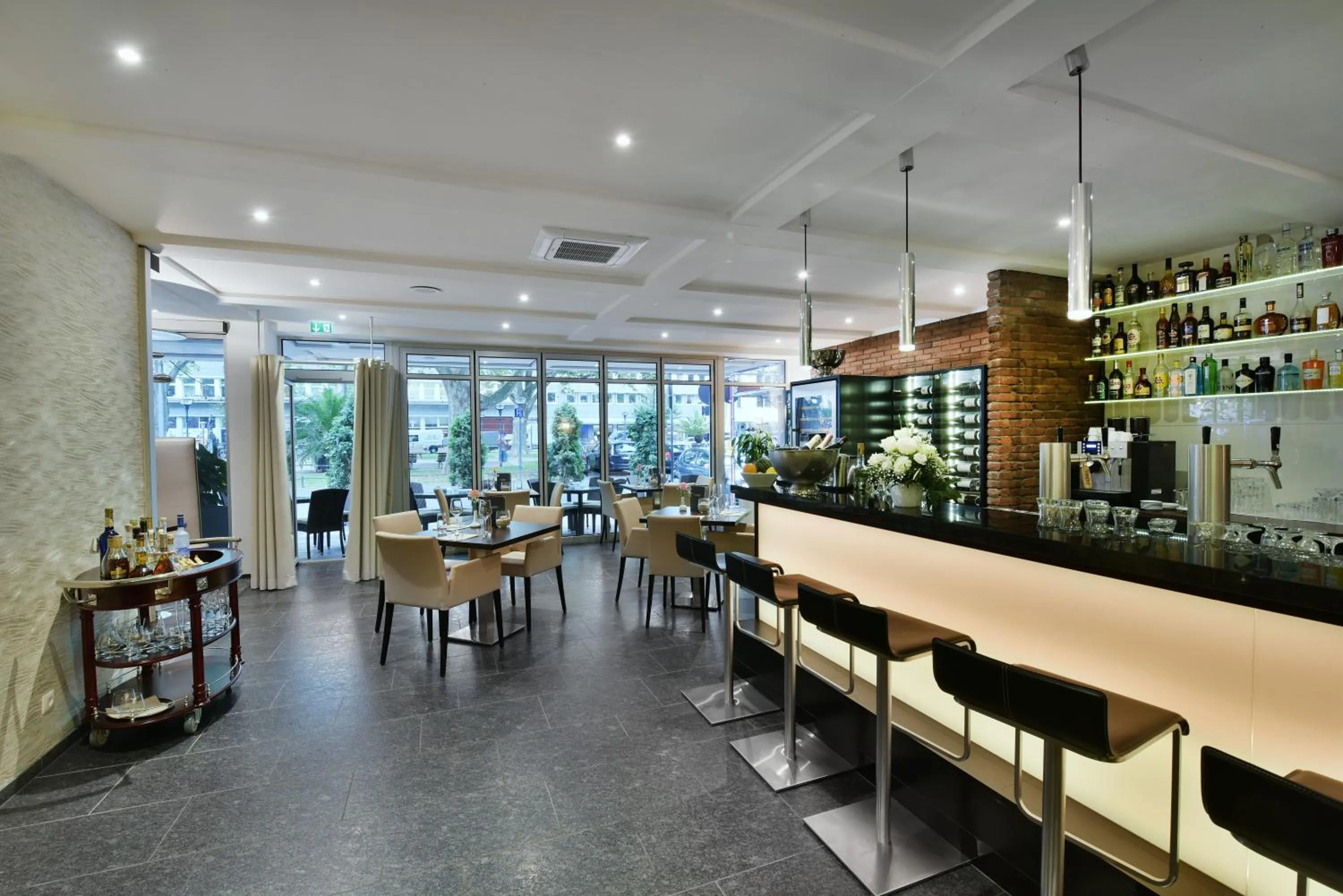 Lounge or bar in Tulip Inn Ludwigshafen City