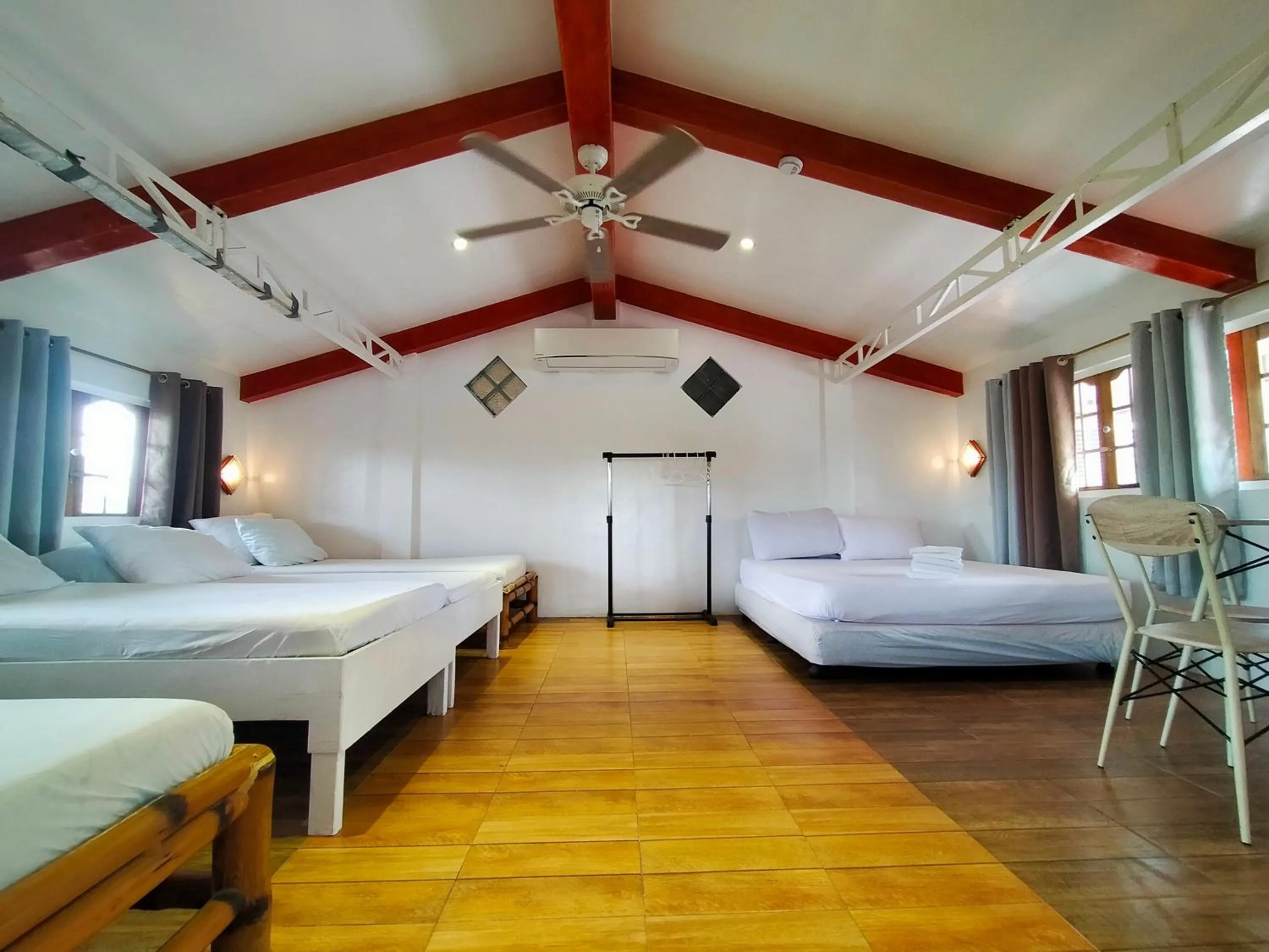 Photo of the whole room, Bed in Balai Tinay Guesthouse
