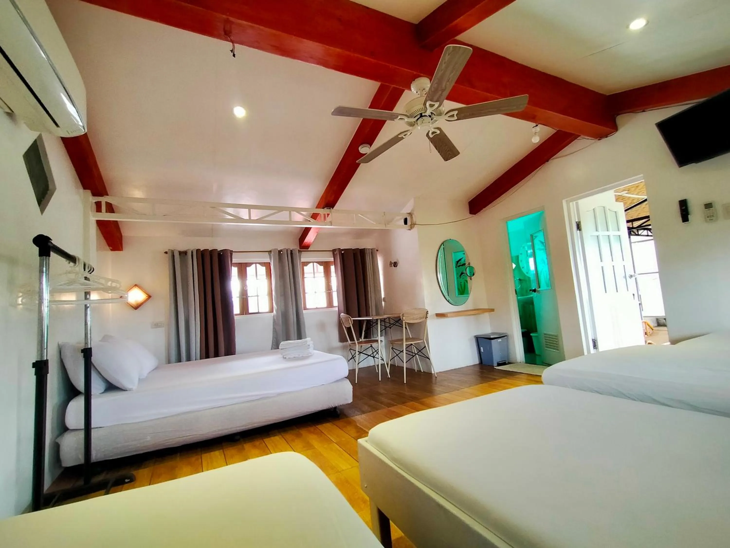 Photo of the whole room, Bed in Balai Tinay Guesthouse