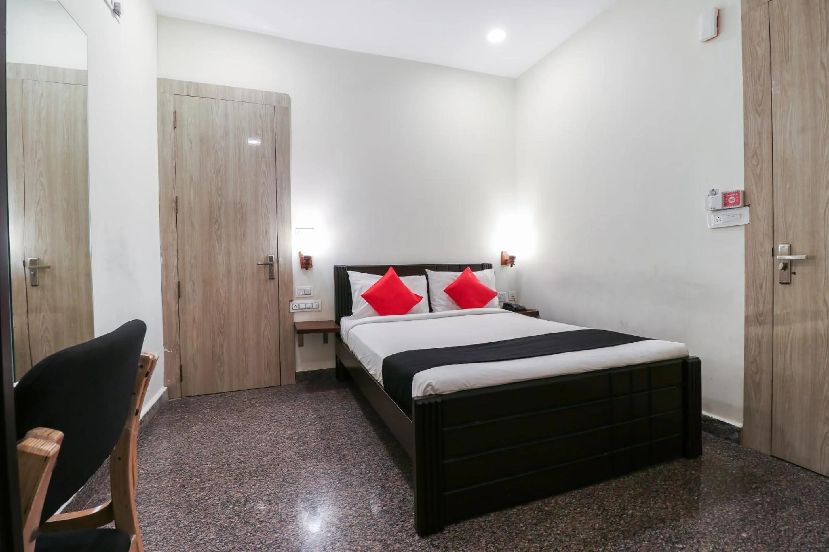 Bedroom, Bed in Capital O GN Suites