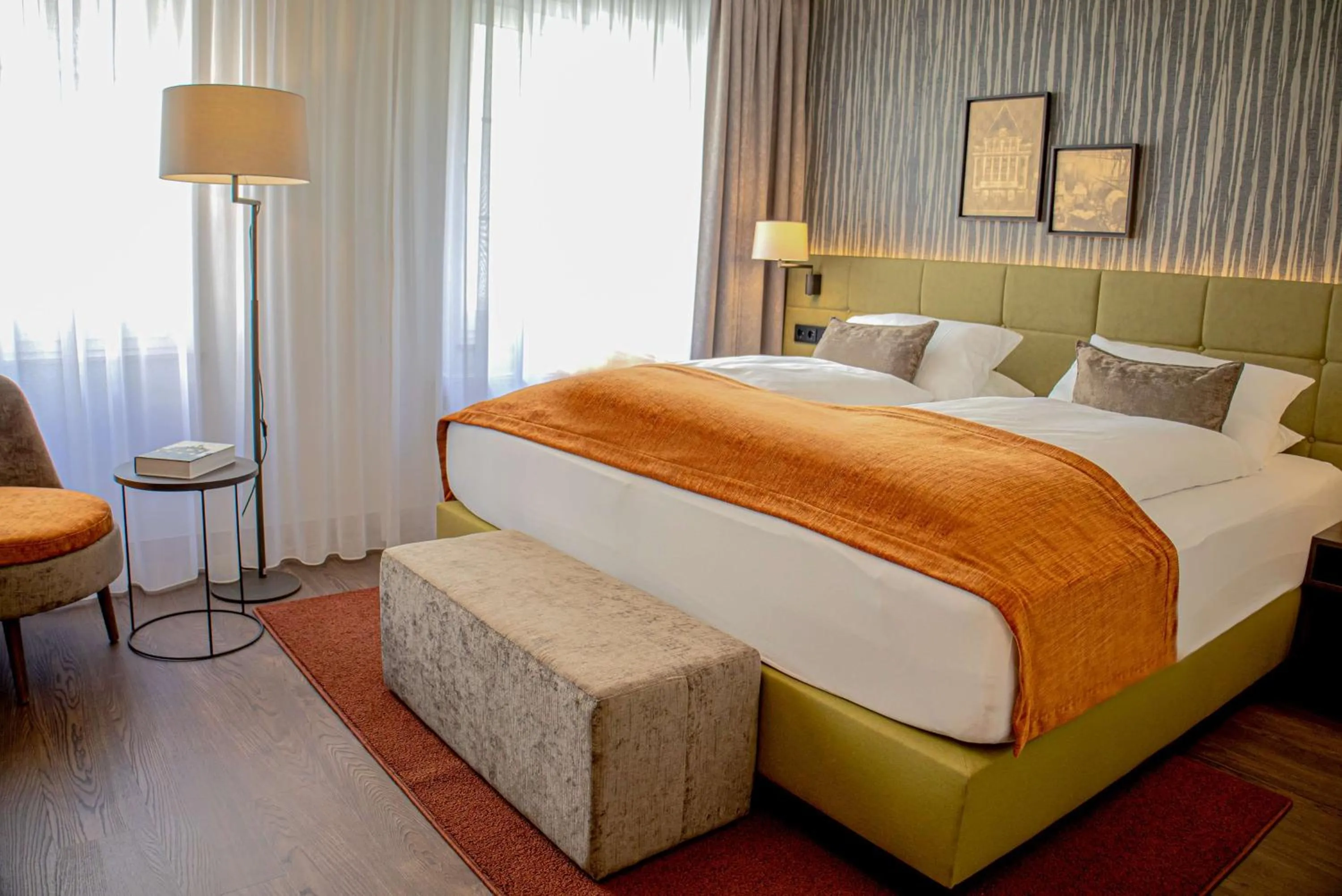 Photo of the whole room, Bed in Hotel Essener Hof; Sure Hotel Collection by Best Western