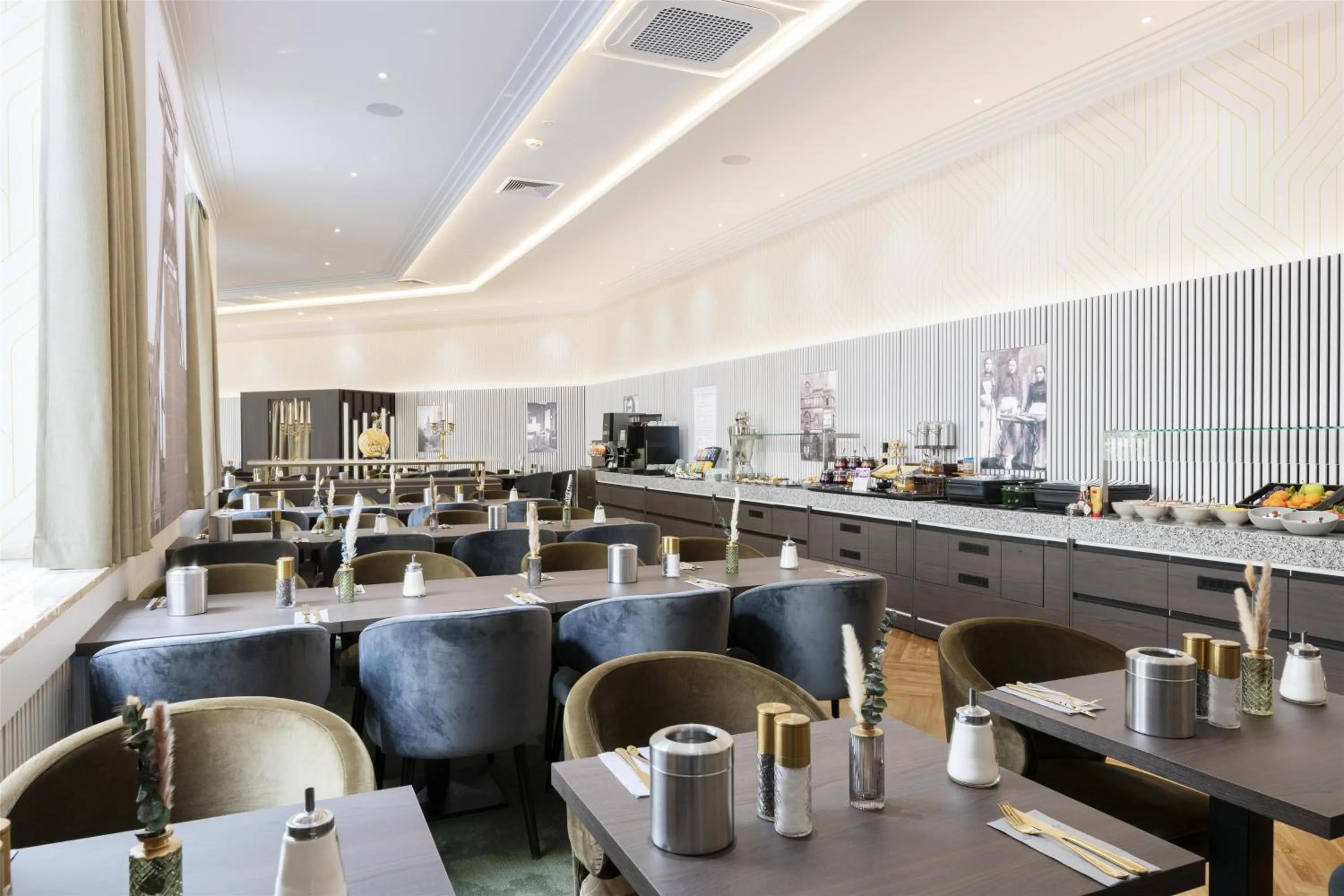 Food and drinks in Hotel Essener Hof; Sure Hotel Collection by Best Western