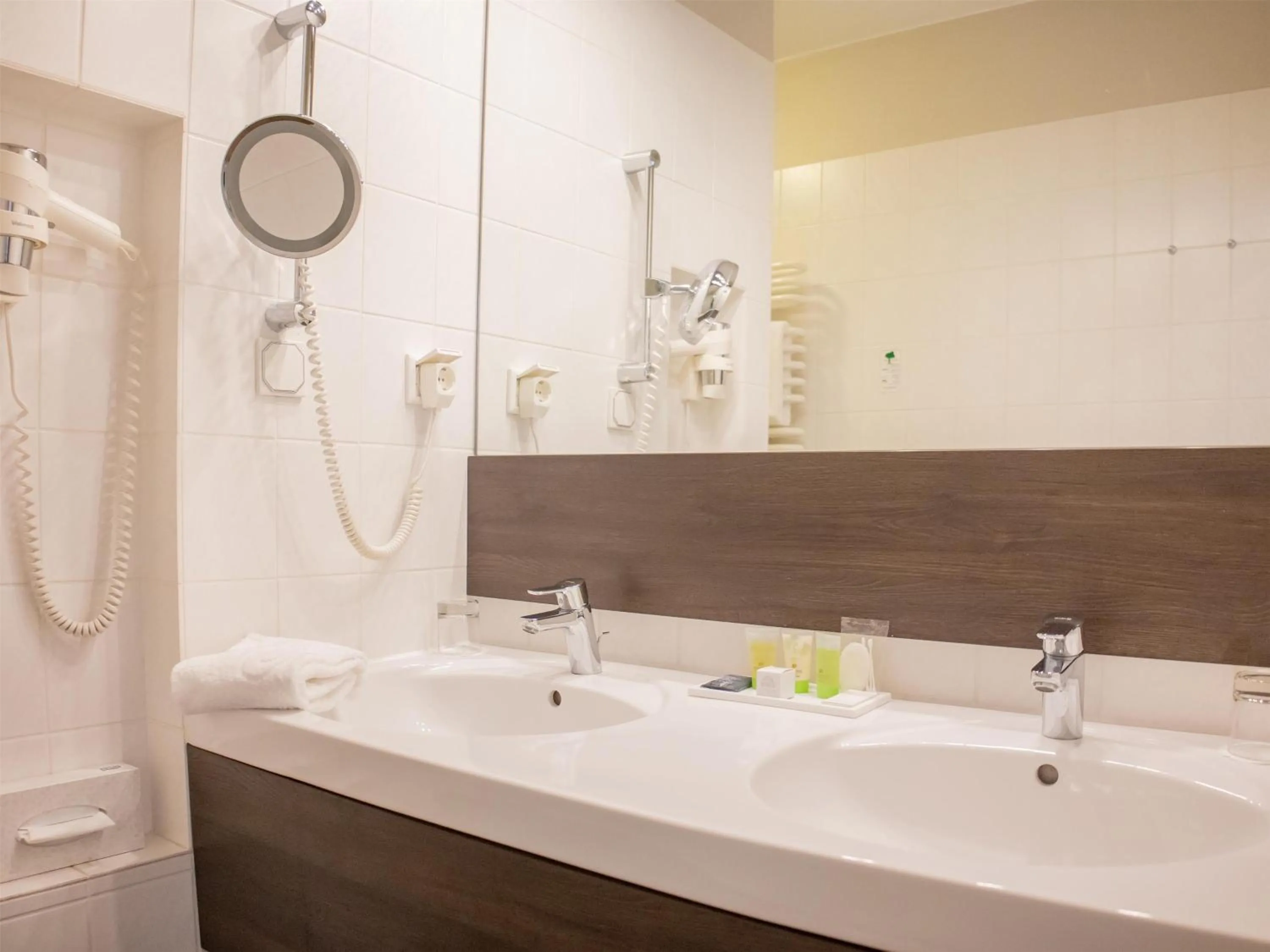Bathroom in Hotel Essener Hof; Sure Hotel Collection by Best Western