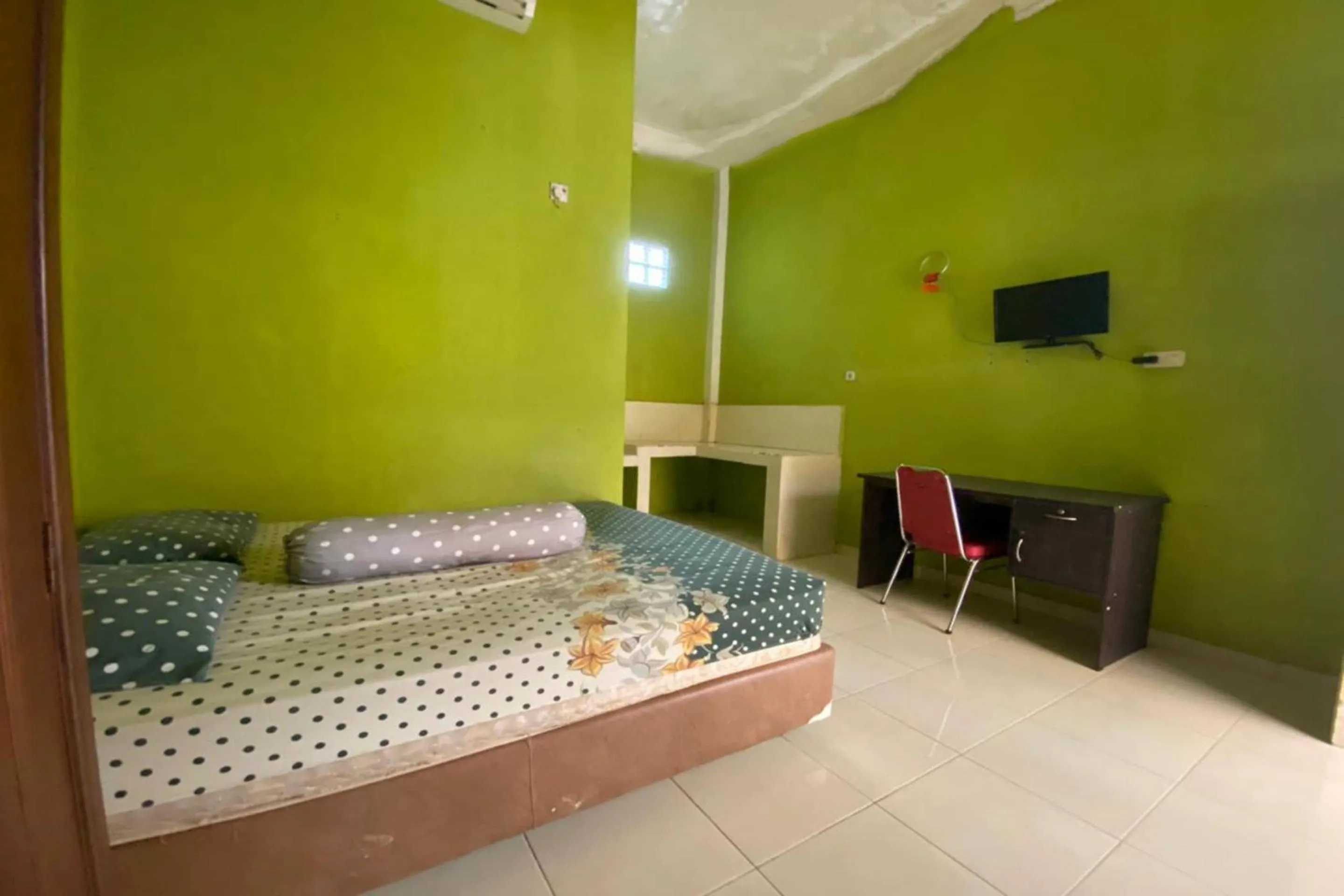 Bedroom, Bed in OYO Life Afny Kost 1