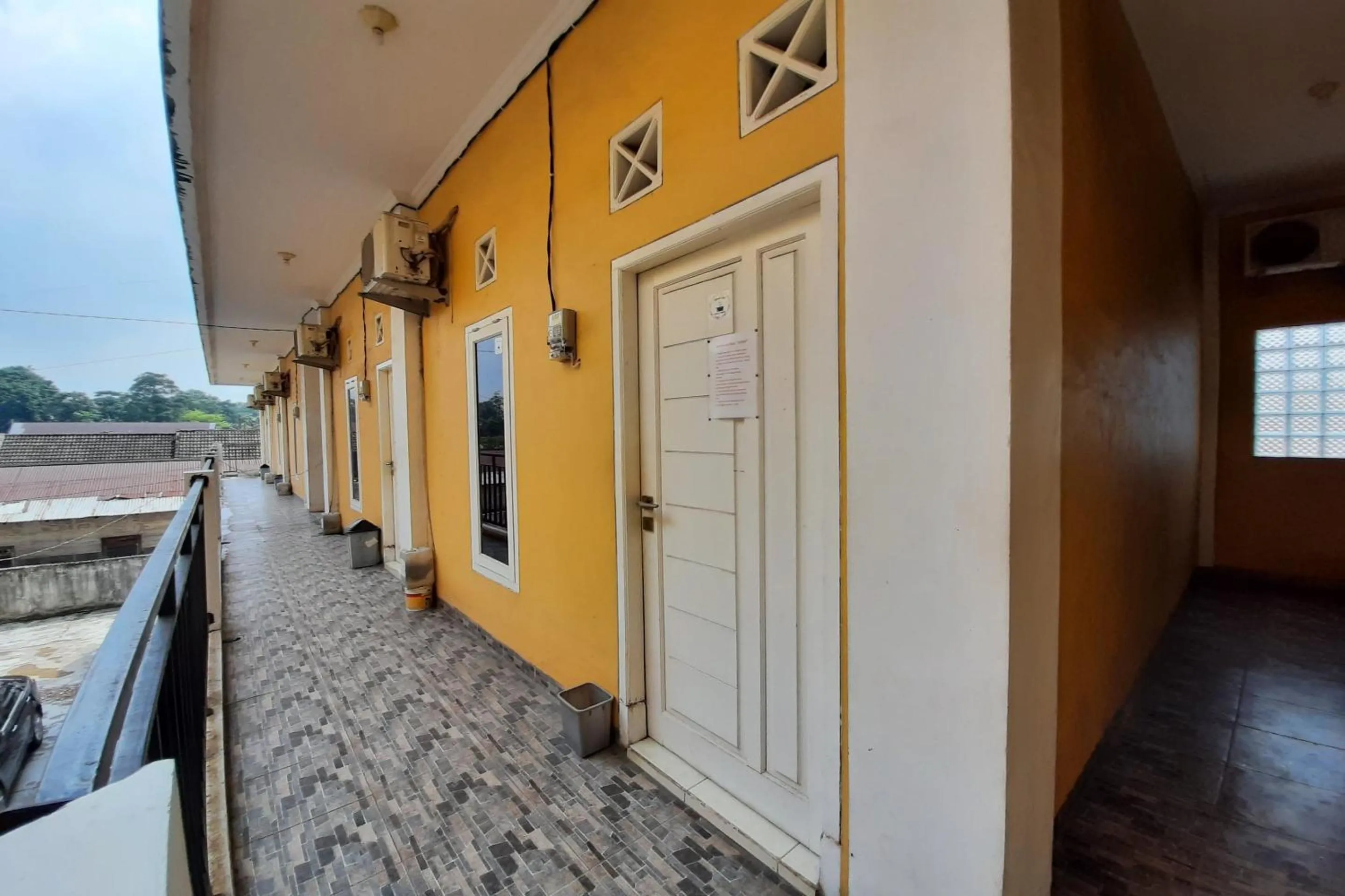 Lobby or reception in OYO Life Afny Kost 1