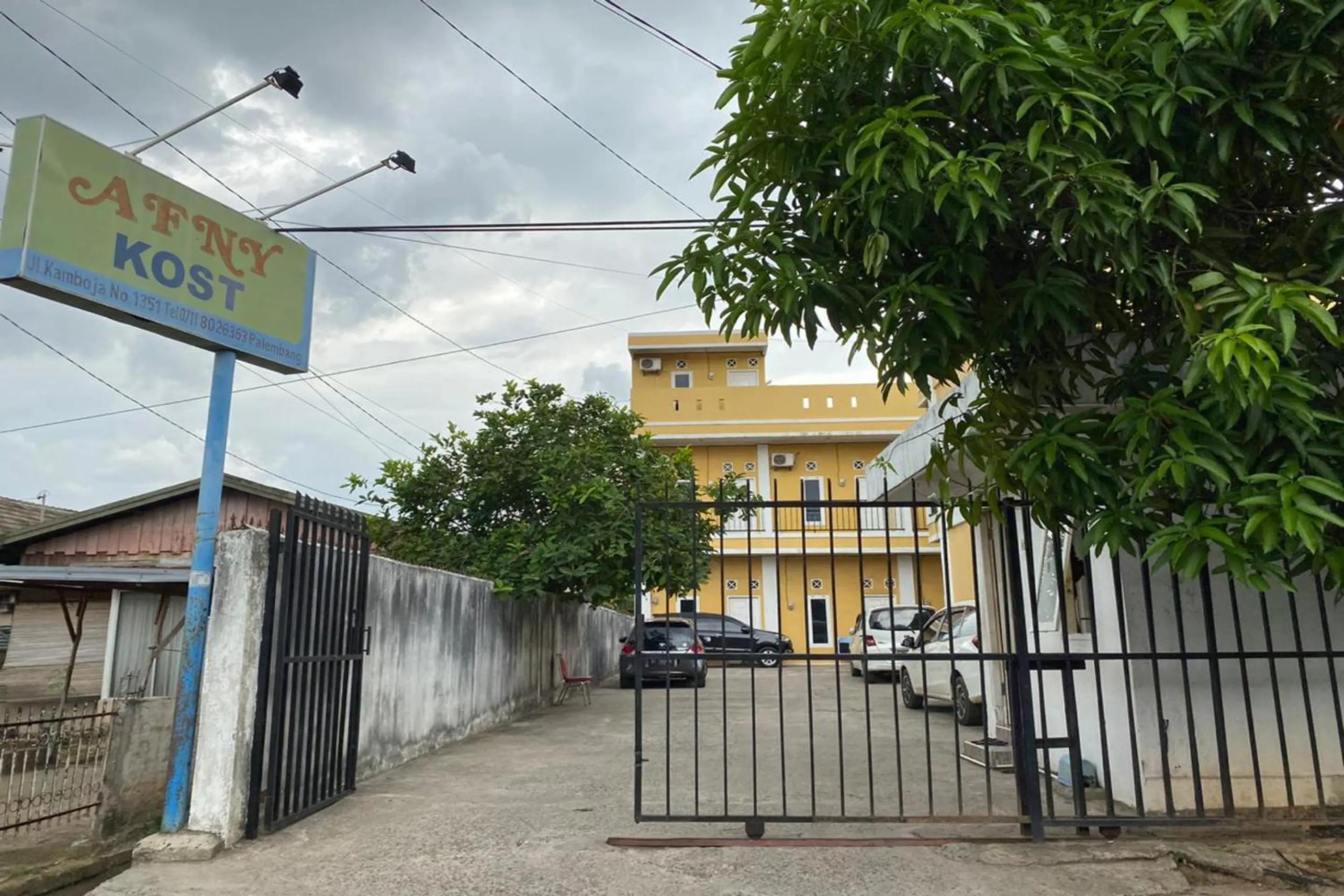 Facade/entrance in OYO Life Afny Kost 1