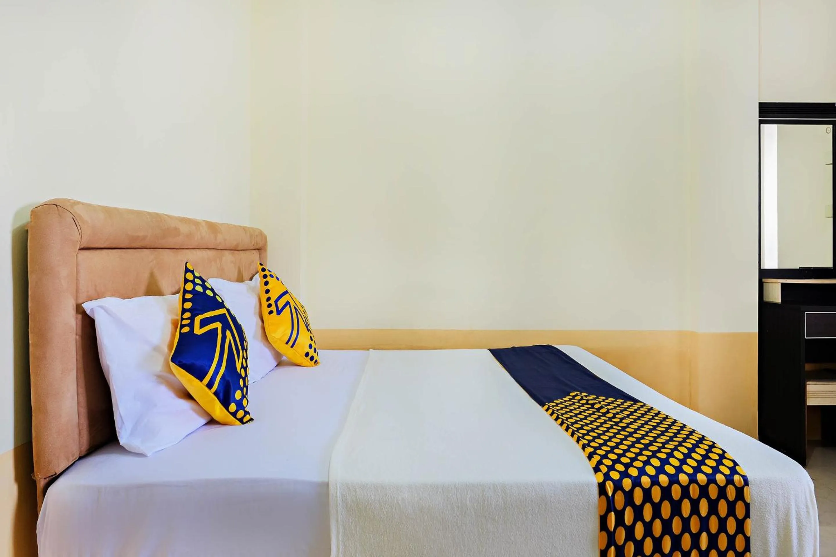 Bedroom in Hotel O Zn Guest House