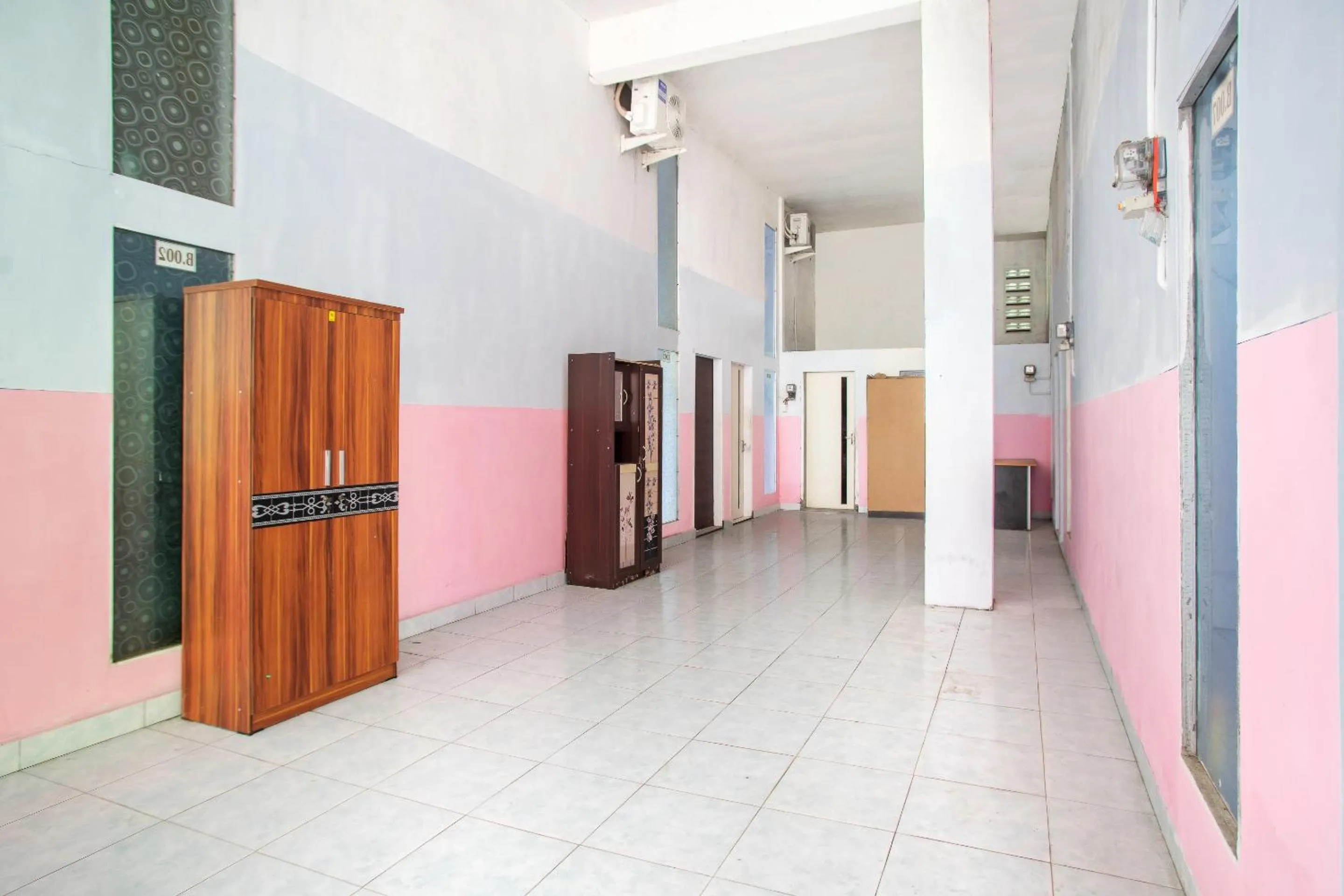 Lobby or reception in Hotel O Ibma Smart Syariah