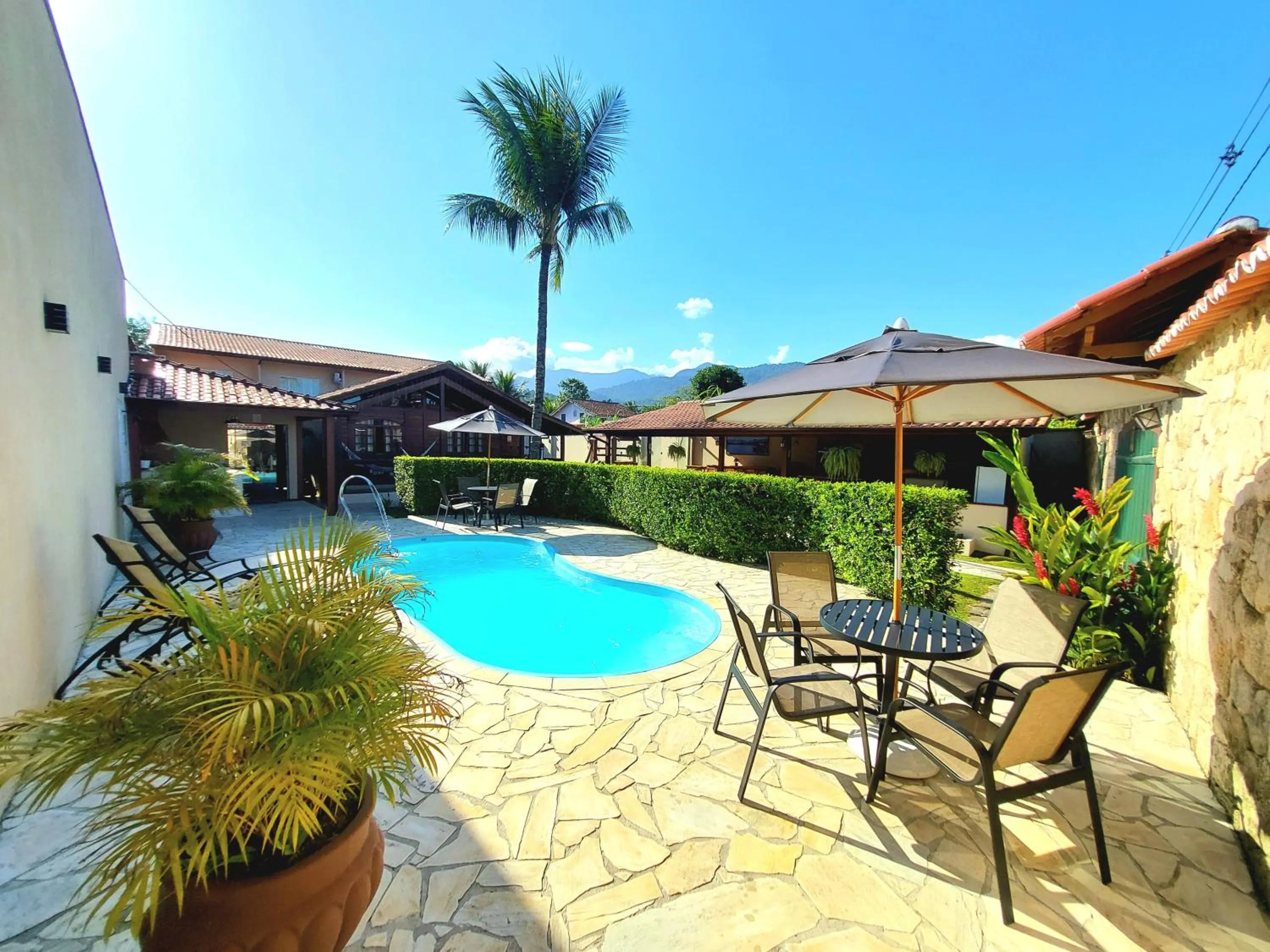 Pool view in Pousada das Saíras