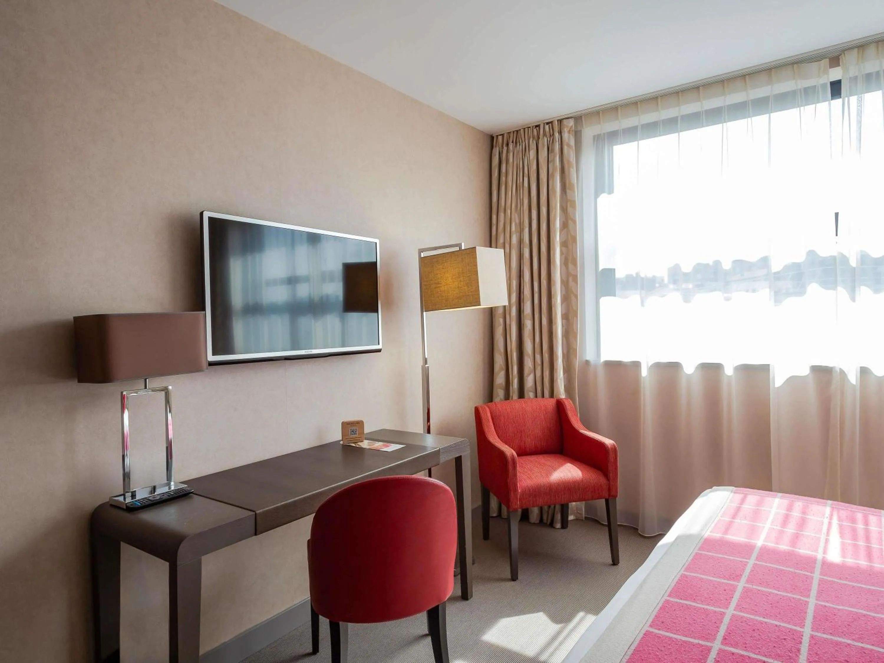 Bedroom, Bed in Mercure Clermont Ferrand centre Jaude