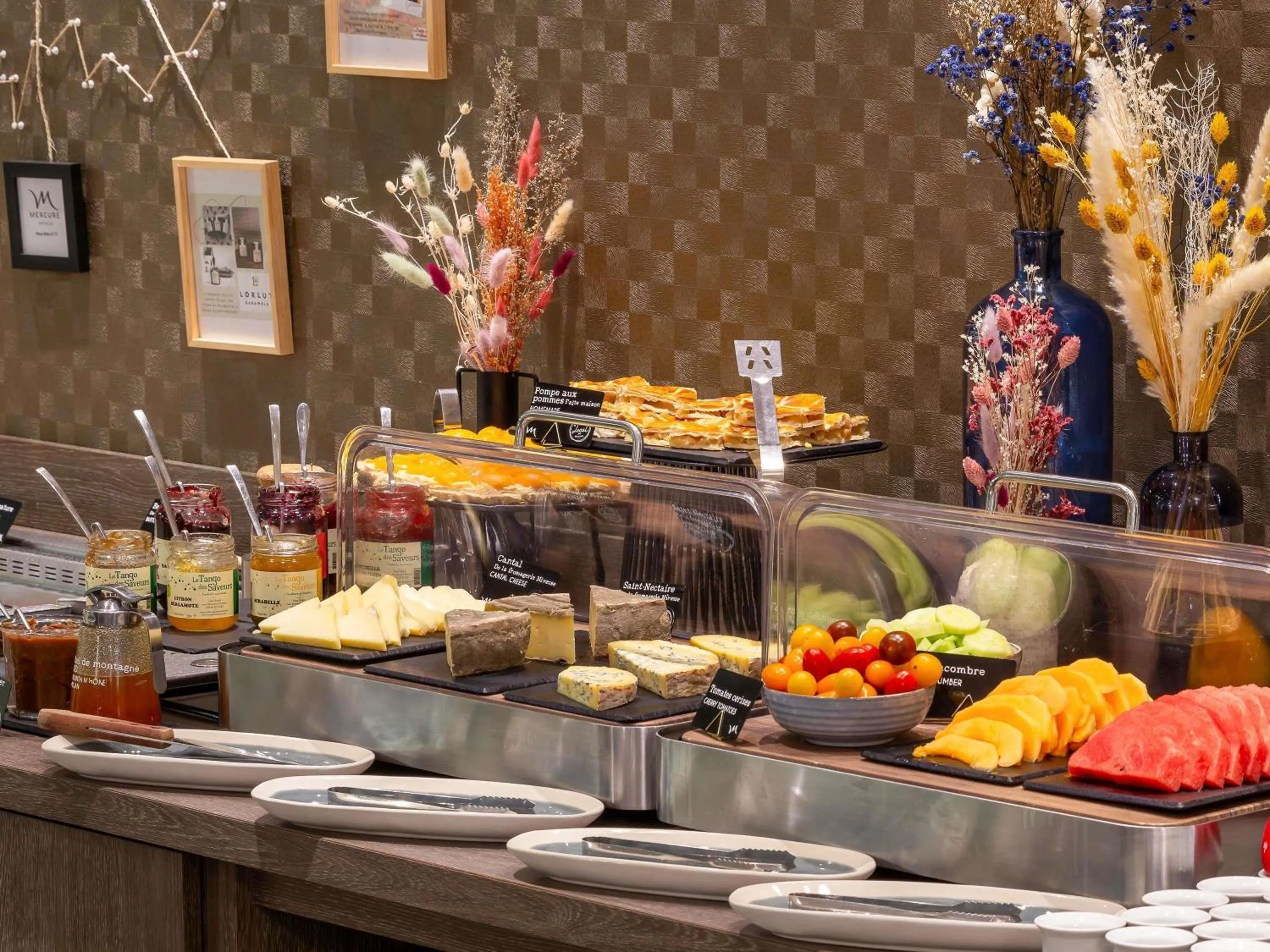 Breakfast in Mercure Clermont Ferrand centre Jaude