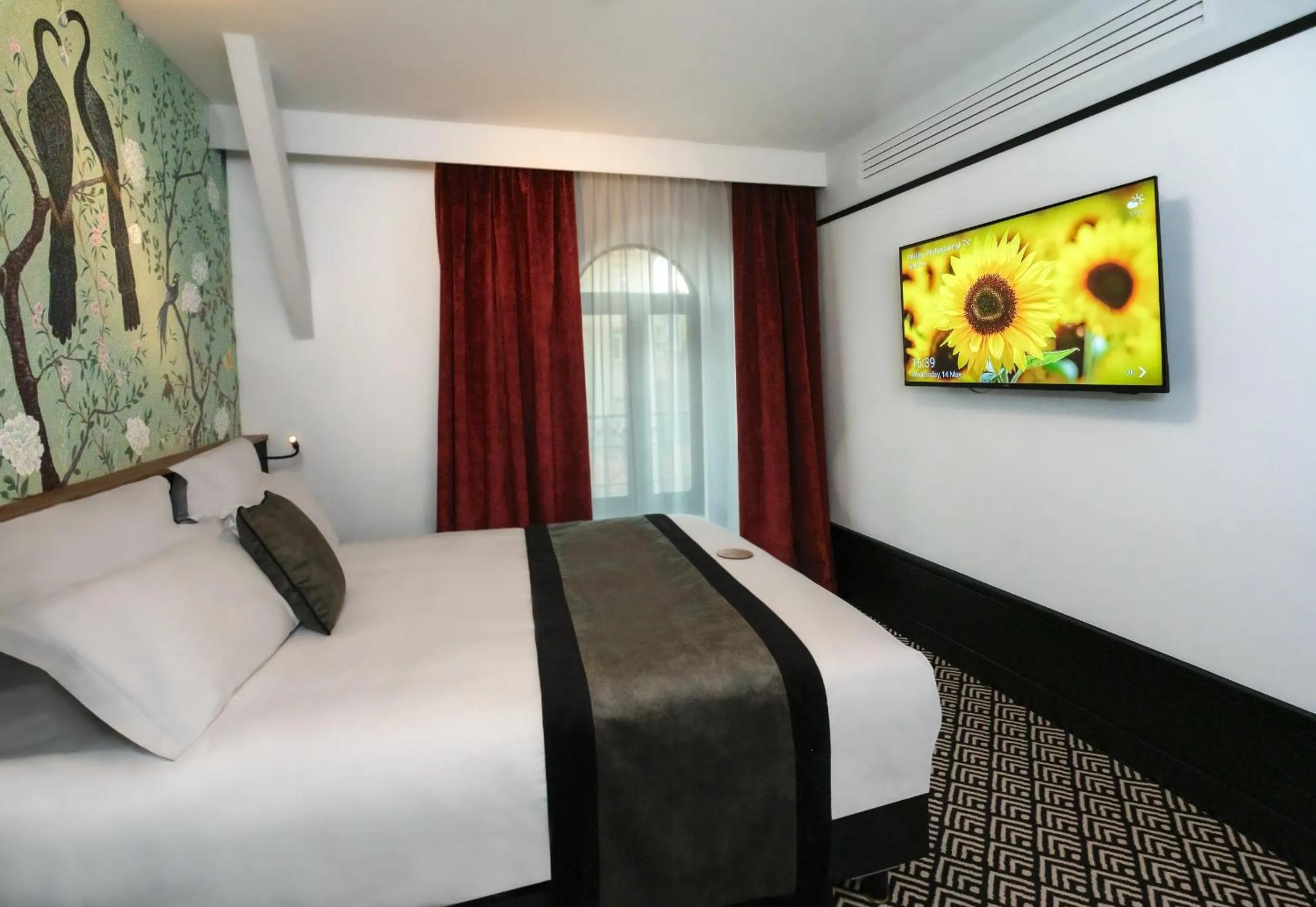 Bed in Hôtel et Restaurant Le Regina