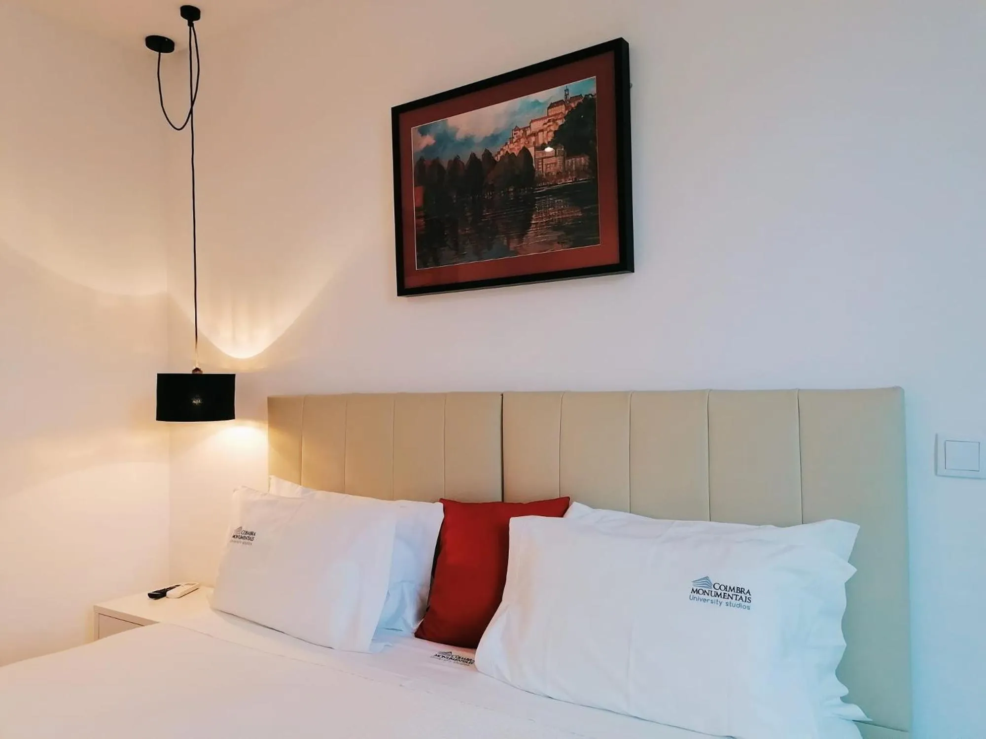 Bed in Coimbra Monumentais B&B