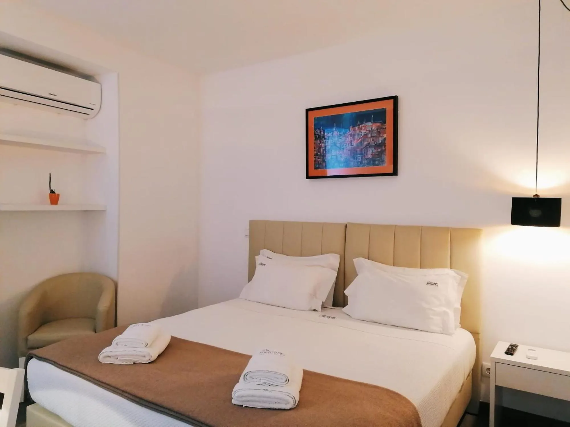 Bed in Coimbra Monumentais B&B