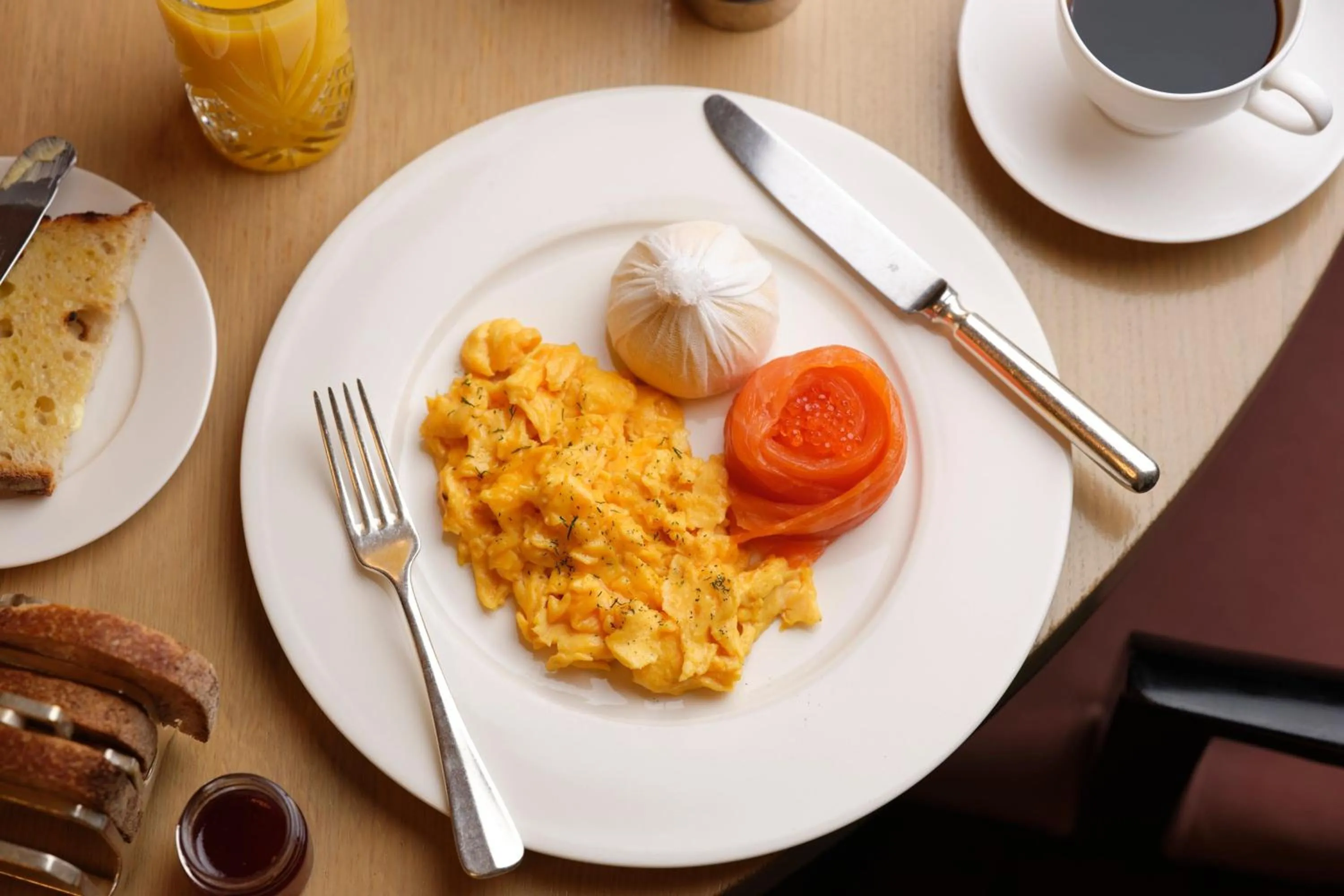 Restaurant/places to eat in The London EDITION