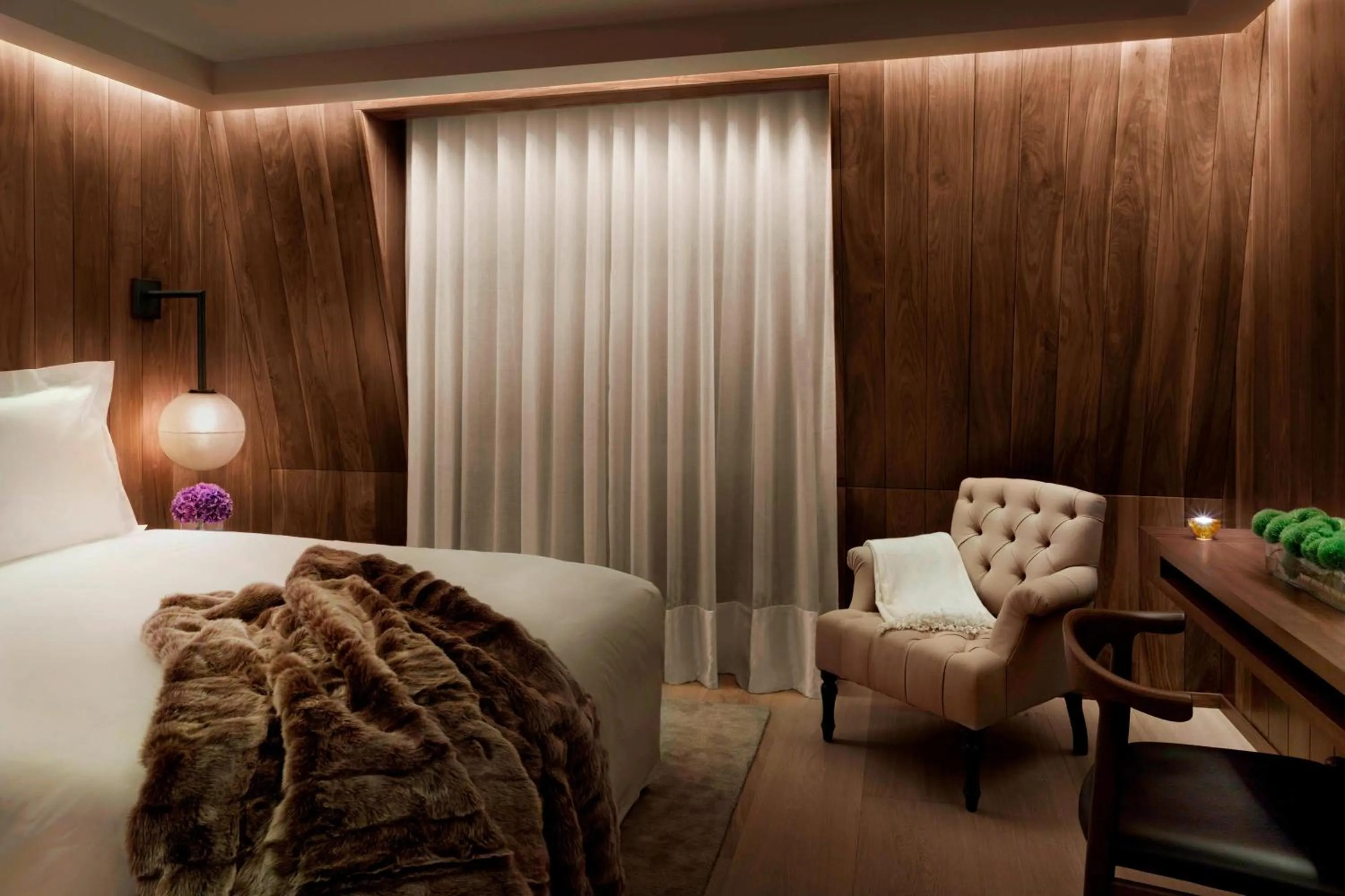 Photo of the whole room, Bed in The London EDITION