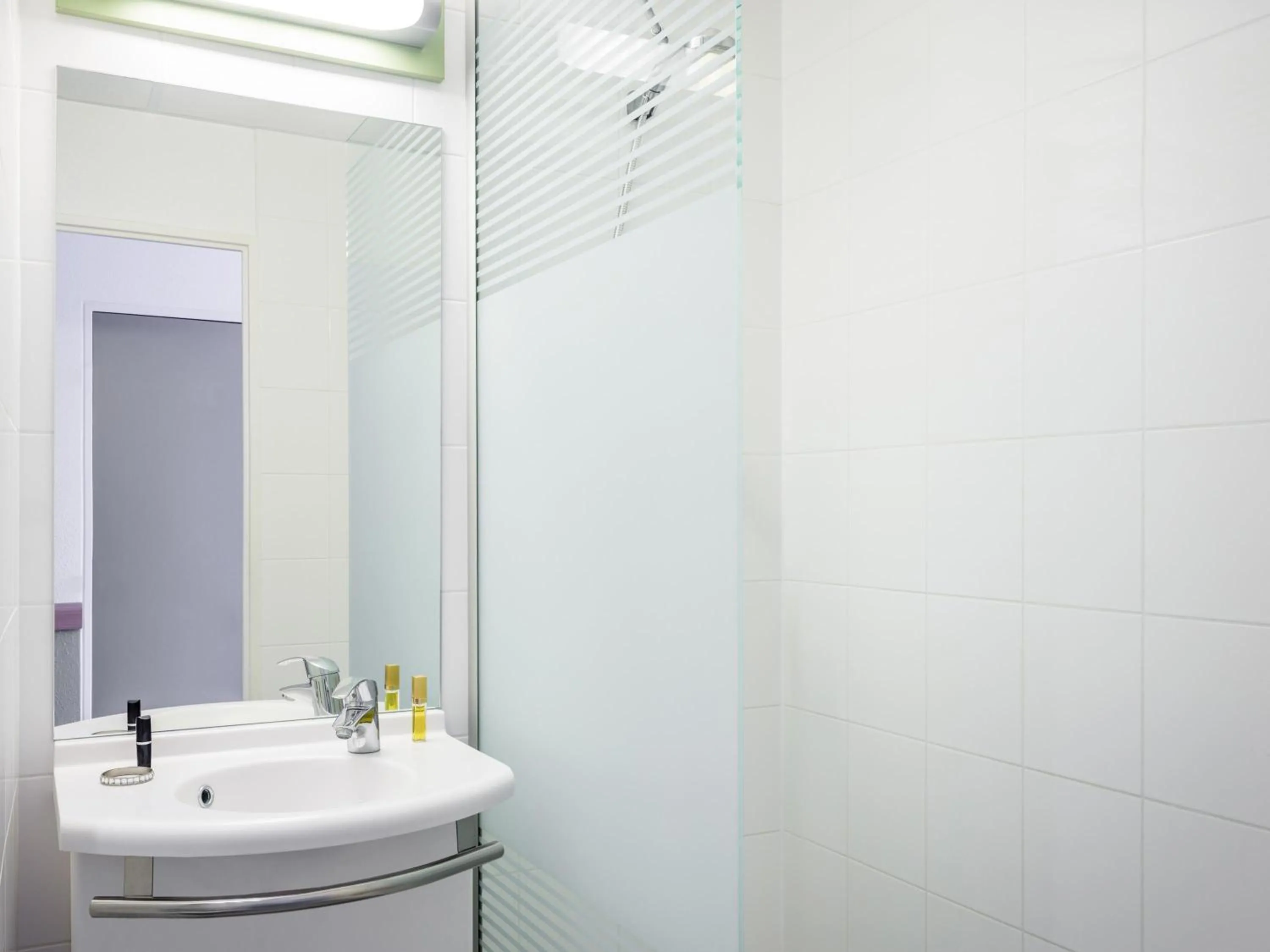 Bedroom in Greet Hotel Evreux Centre - Route de Normandie by Accor