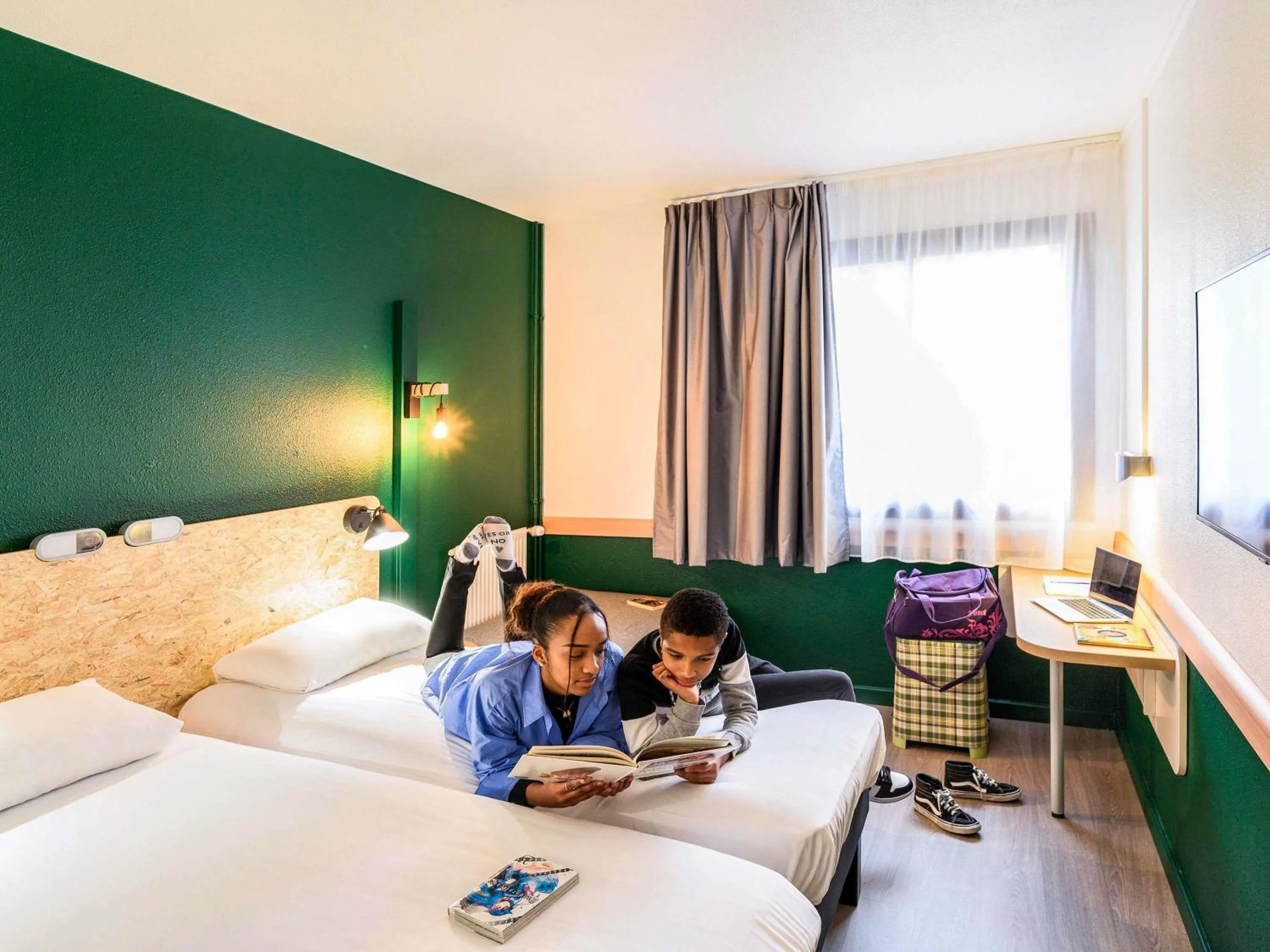 Bedroom, Bed in Greet Hotel Evreux Centre - Route de Normandie by Accor