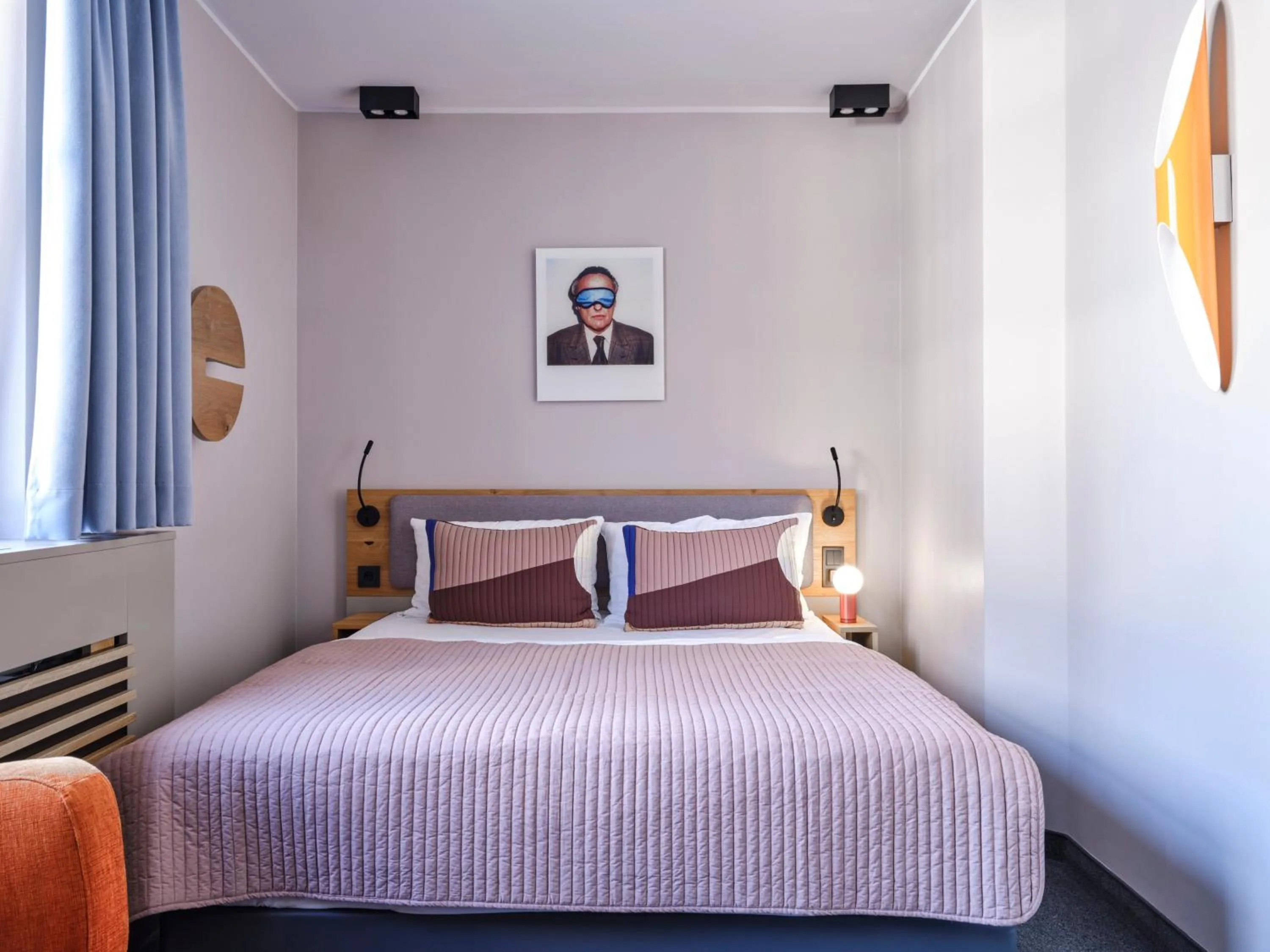 Photo of the whole room, Bed in Flemings Hotel Frankfurt-Central