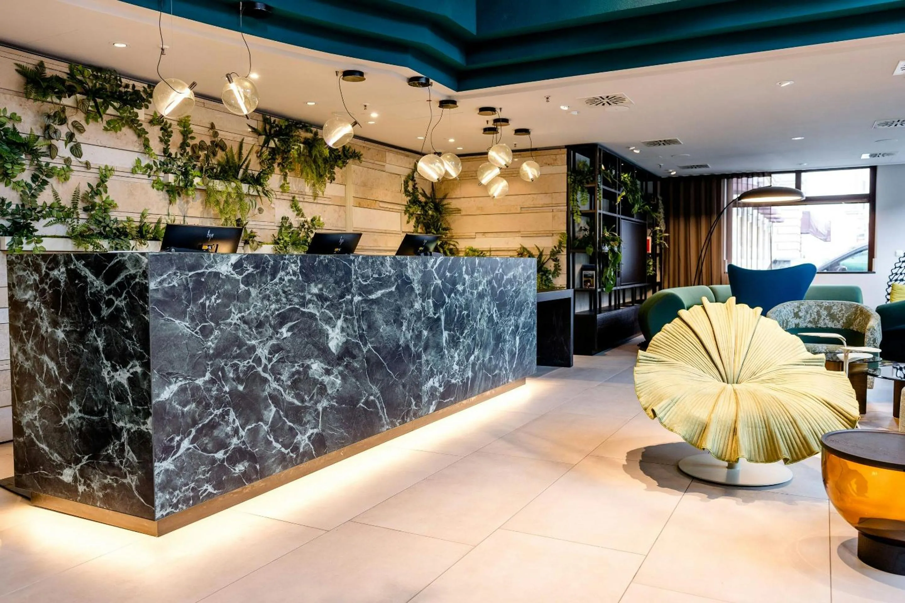 Lobby or reception in Motel One Frankfurt-Hauptbahnhof