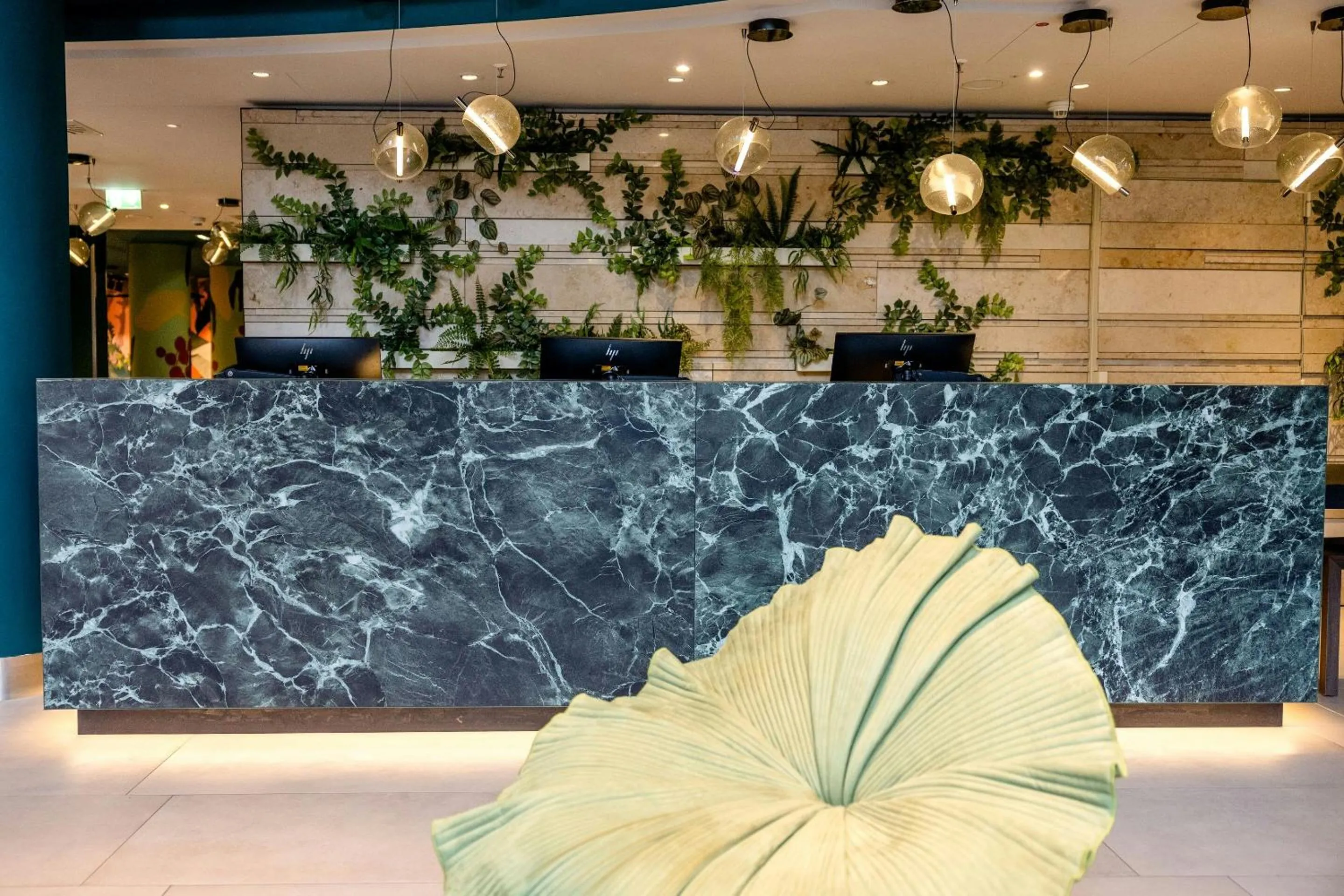 Lobby or reception in Motel One Frankfurt-Hauptbahnhof