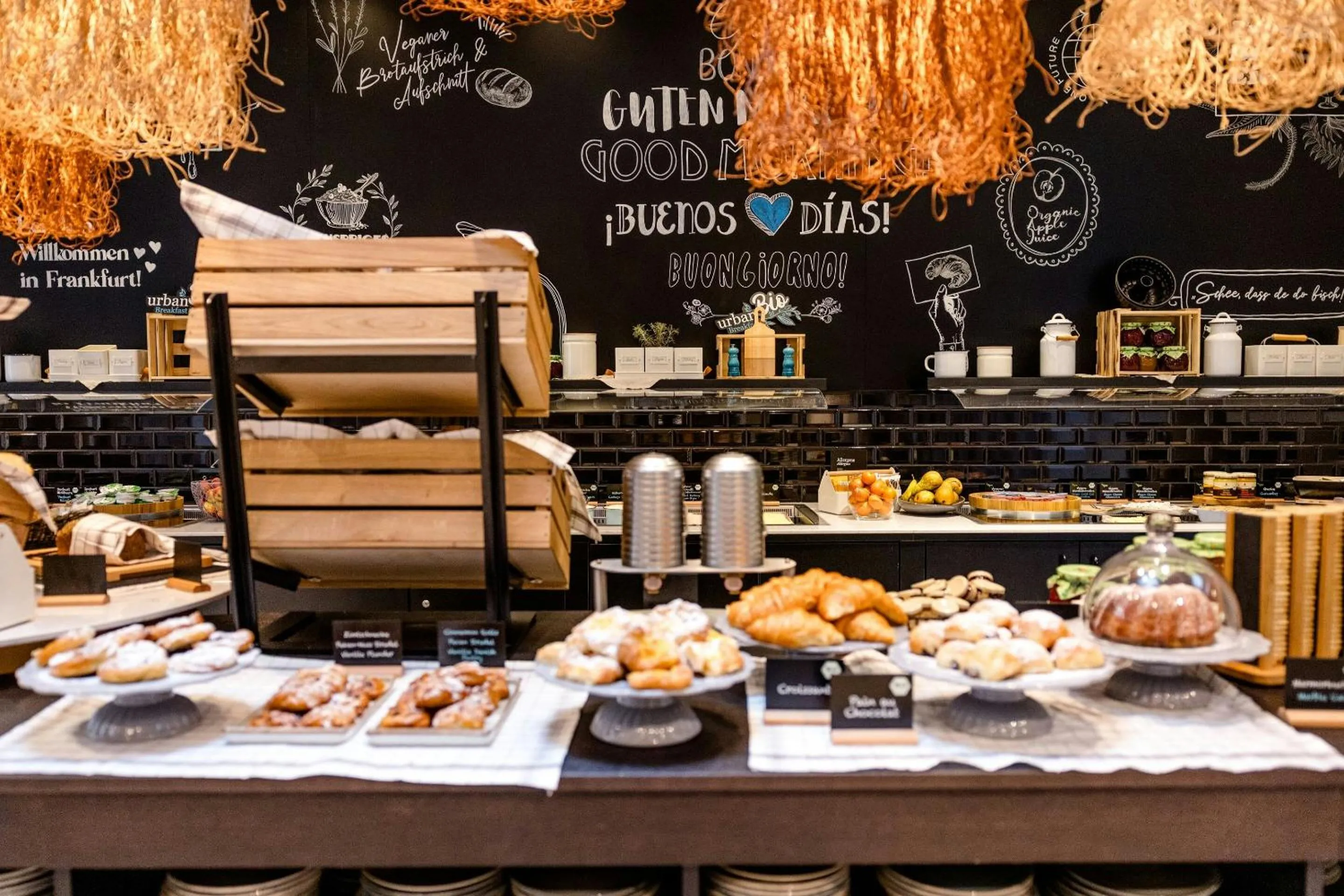 Breakfast in Motel One Frankfurt-Hauptbahnhof