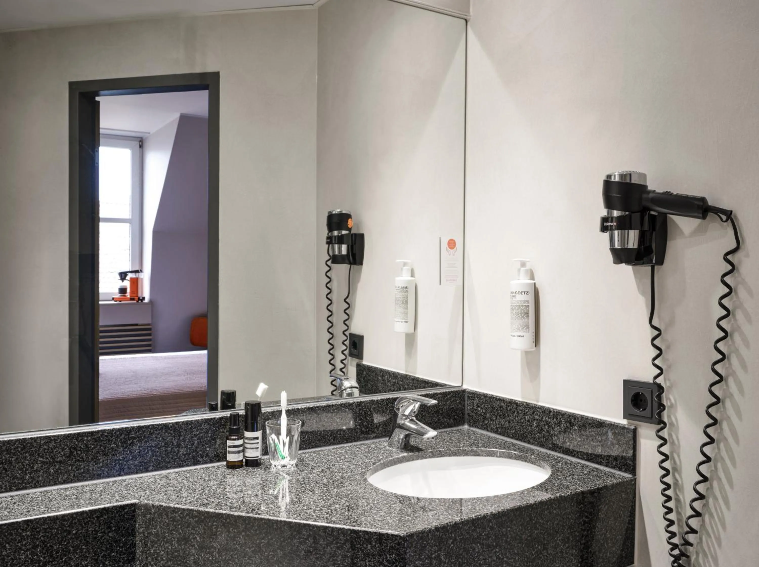 Bathroom in Flemings Hotel Frankfurt-Central