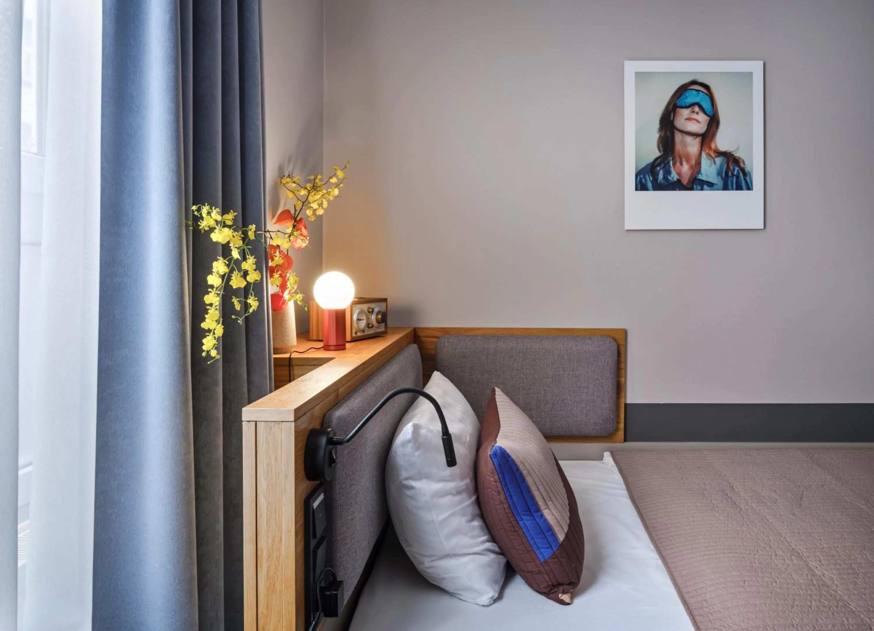 Photo of the whole room, Bed in Flemings Hotel Frankfurt-Central